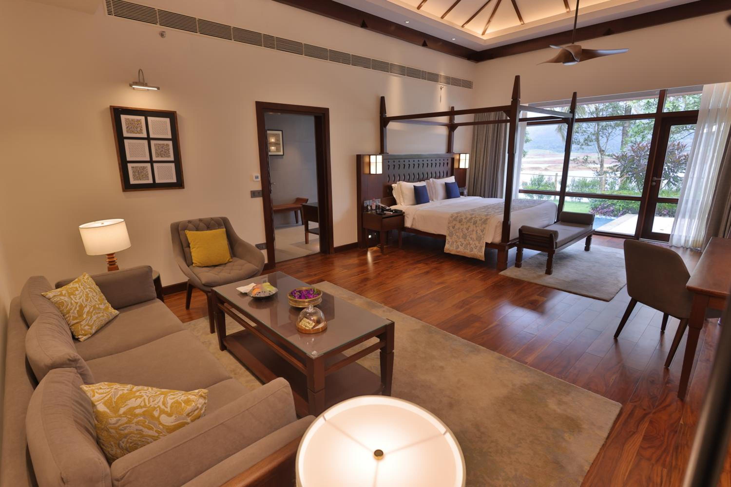Grand Luxury Villa Lake View with Plunge Pool - Photo 7