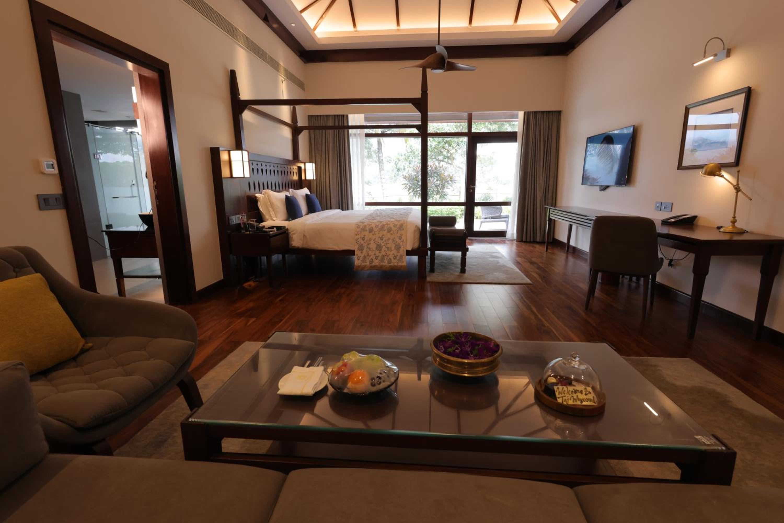 Grand Luxury Villa Lake View with Plunge Pool - Photo 11
