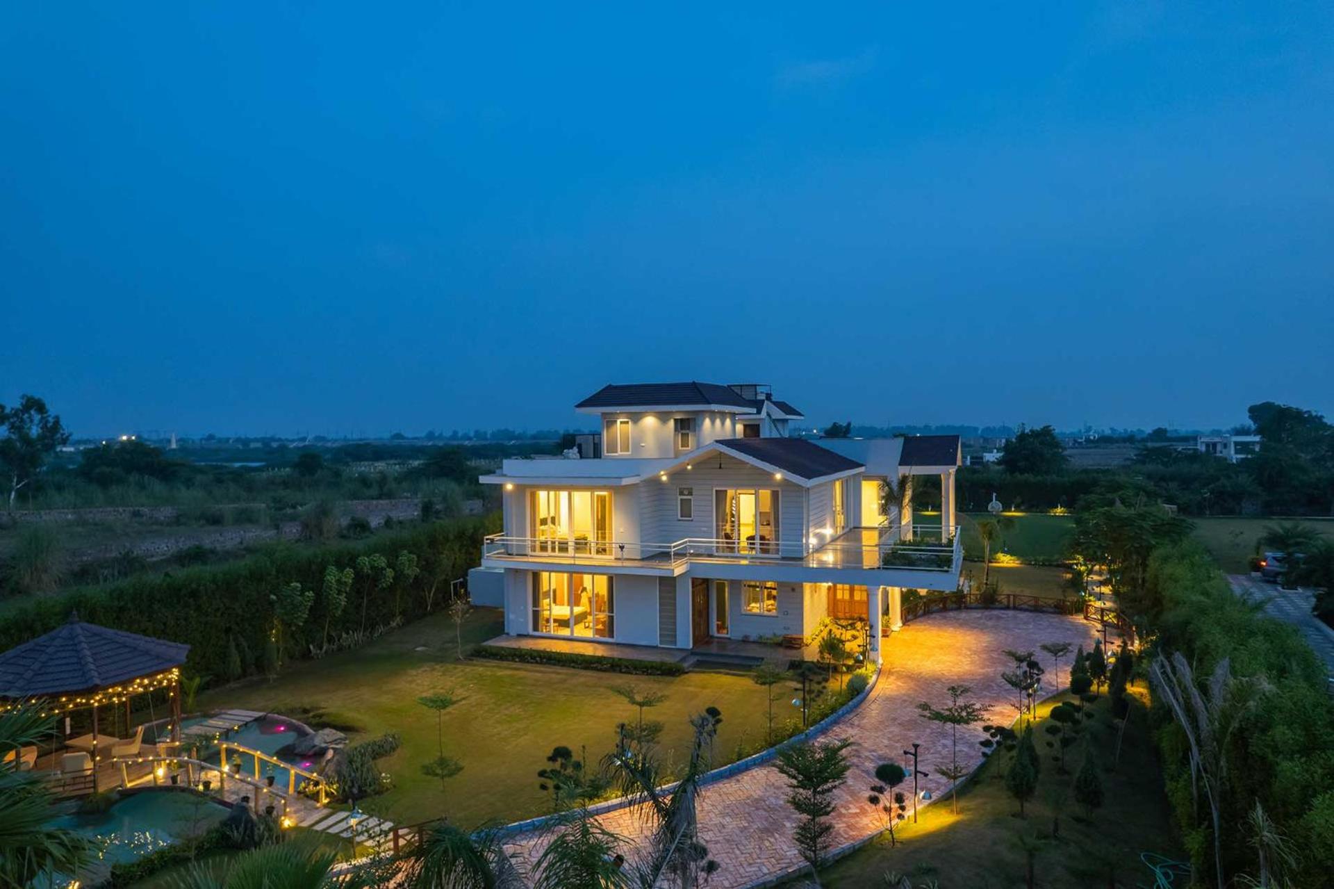 Three-Bedroom Villa photo 2
