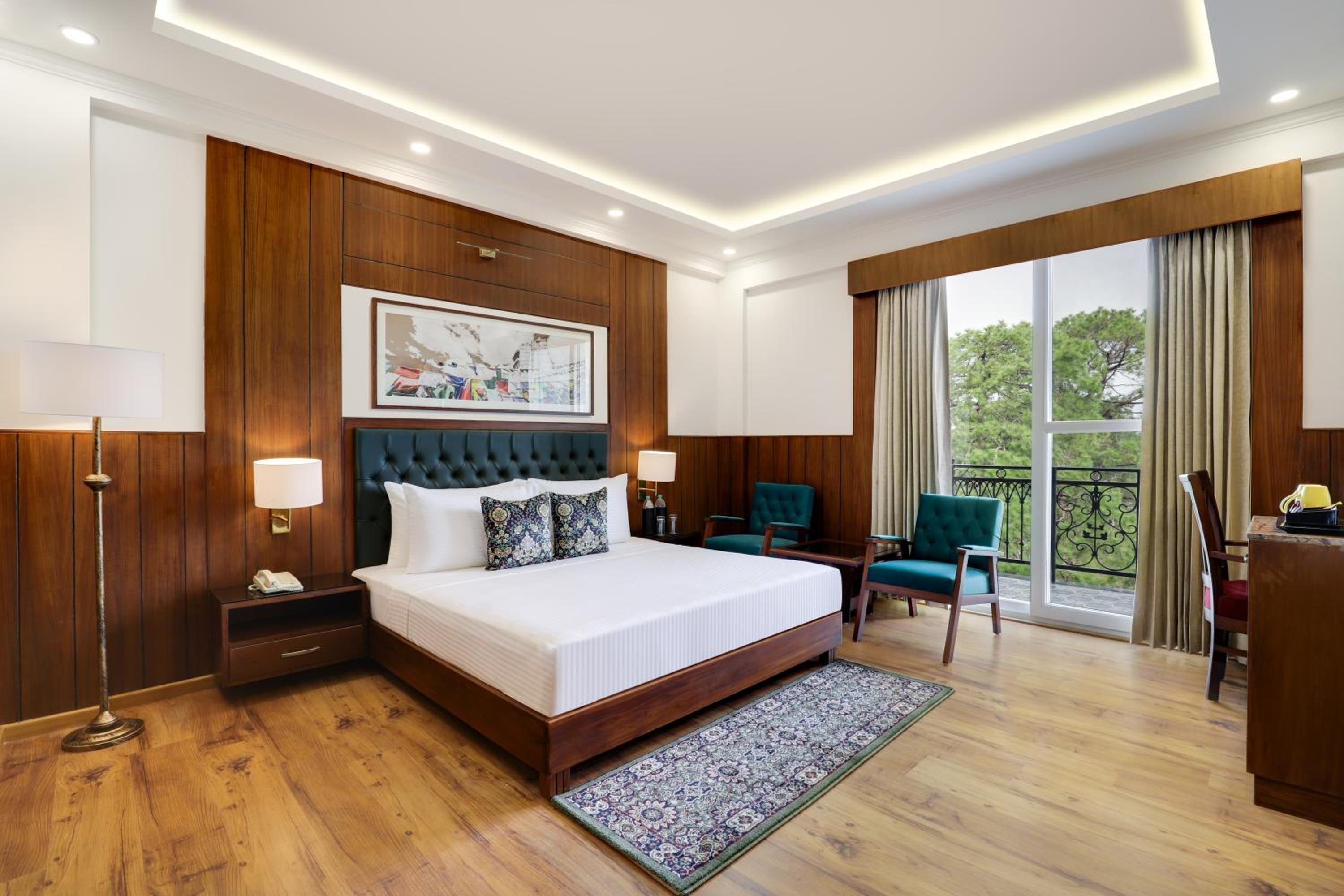Superior King Room (30% Off on Laundry service for upto 8 clothing item,Complimentary Welcome Drink on arrival and 15% off on 1 session of 60 mins Massage) - Photo 1