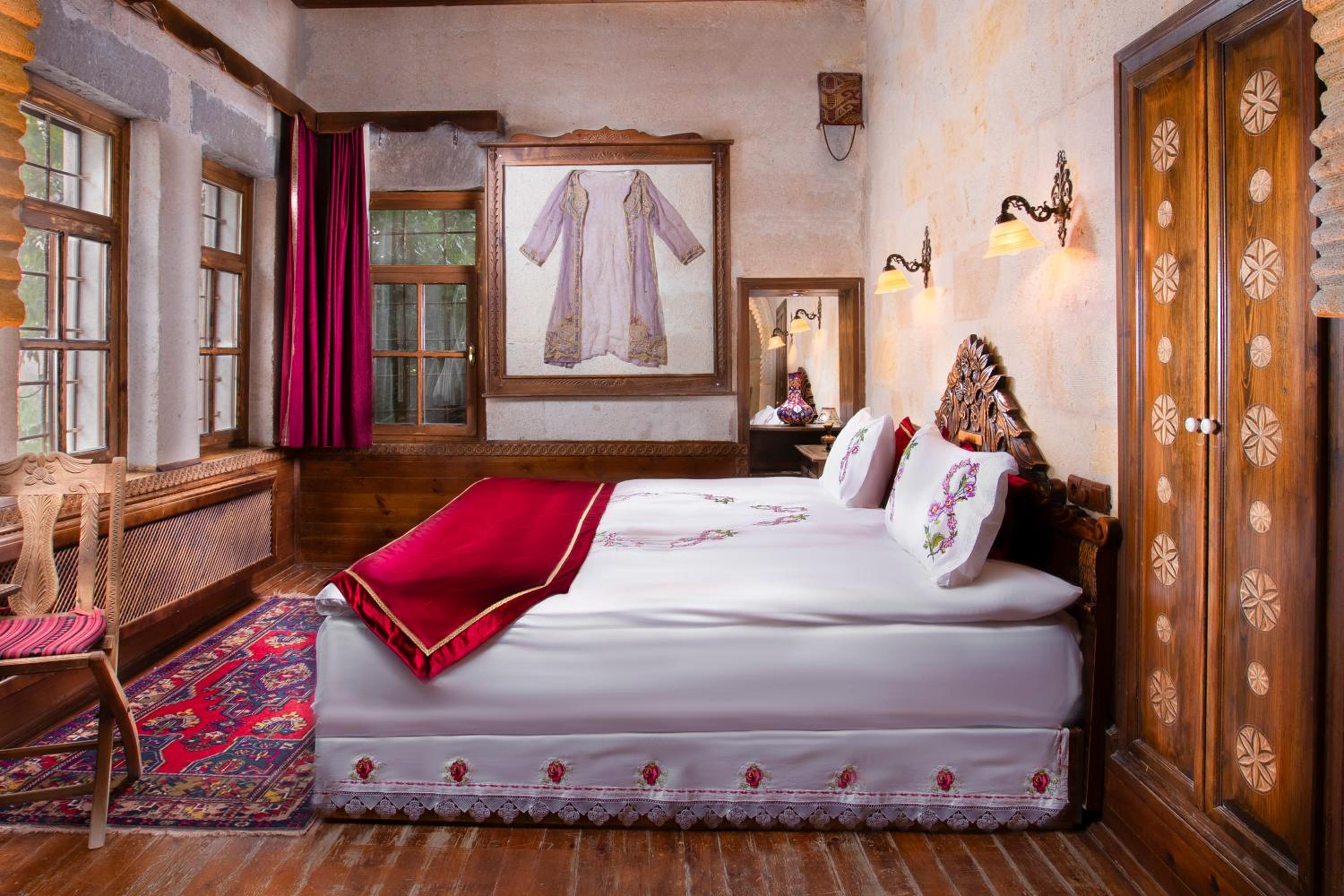 Deluxe Cave Room - Photo 14