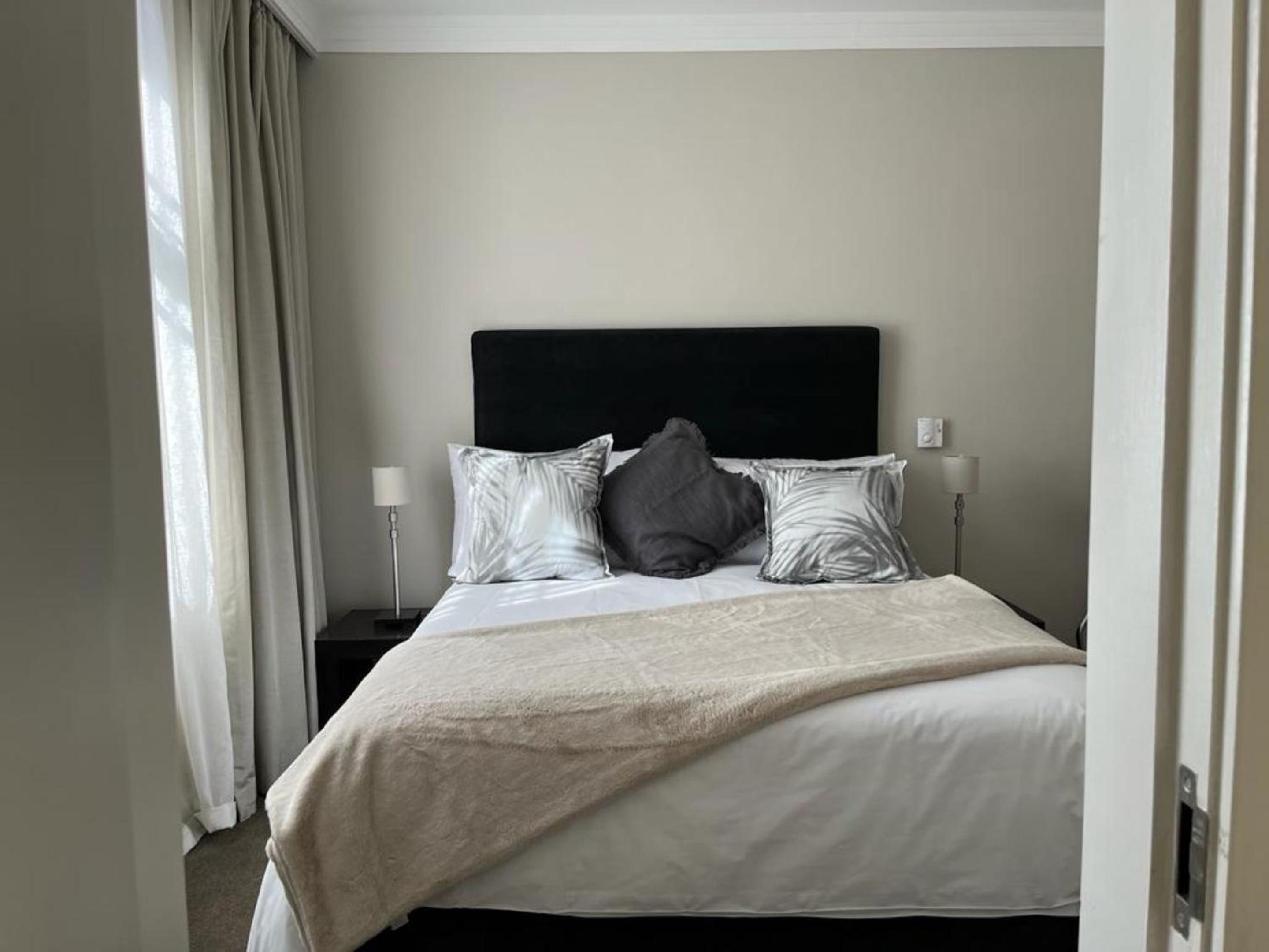Two-Bedroom Apartment - Photo 12