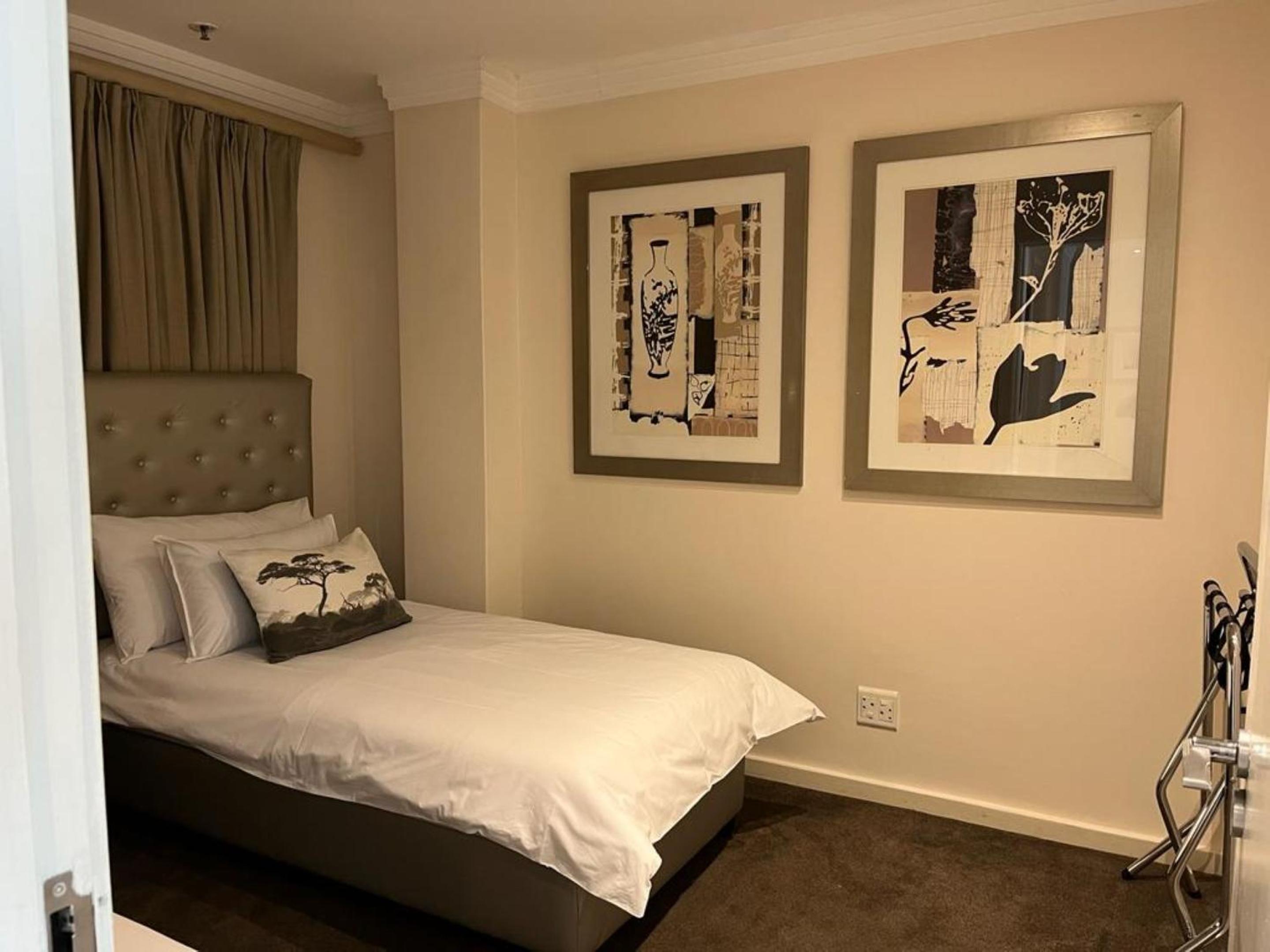 Two-Bedroom Apartment - Photo 11