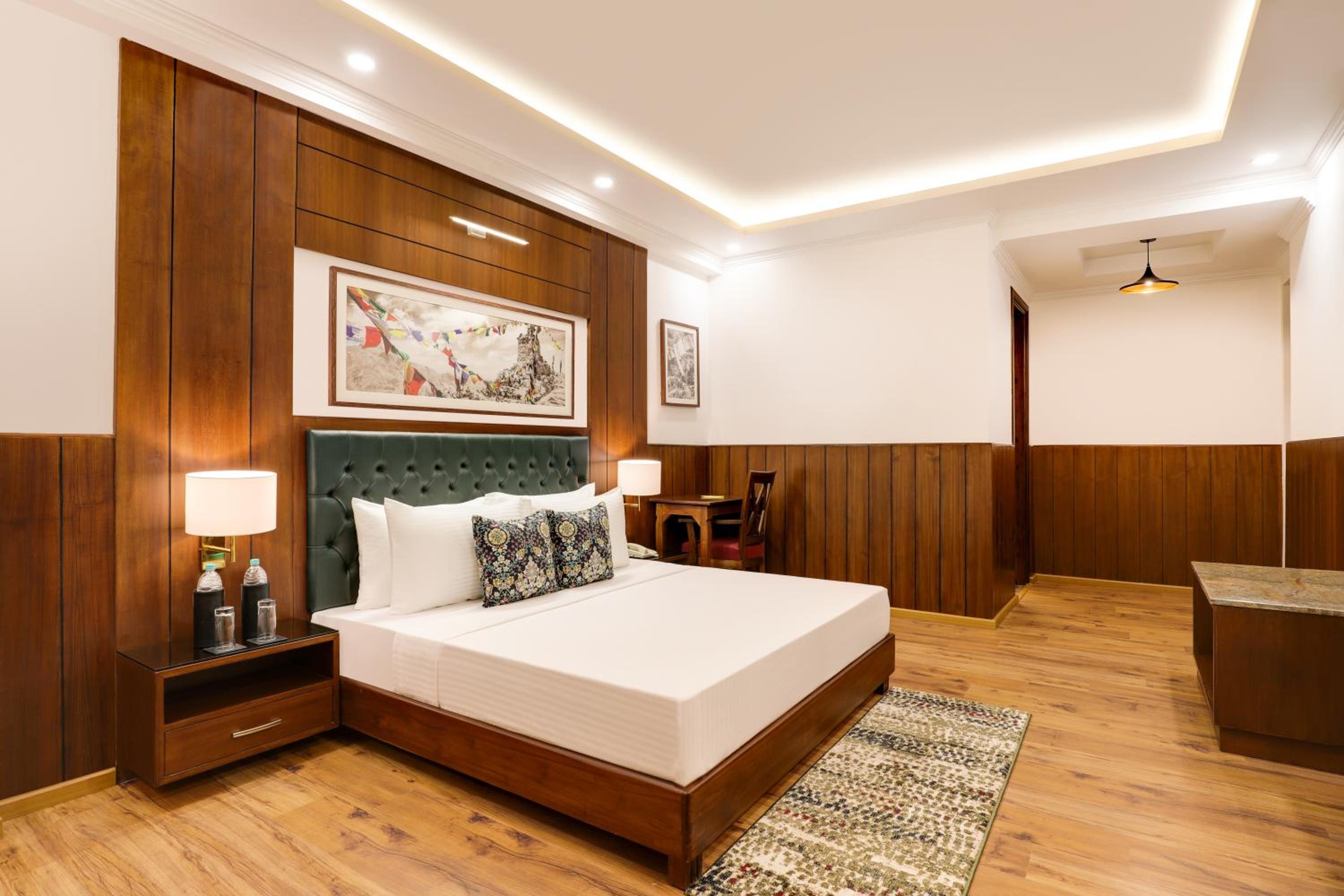 Deluxe Room (30% Off on Laundry service for upto 8 clothing item,Complimentary Welcome Drink on arrival and 15% off on 1 session of 60 mins Massage) - Photo 1