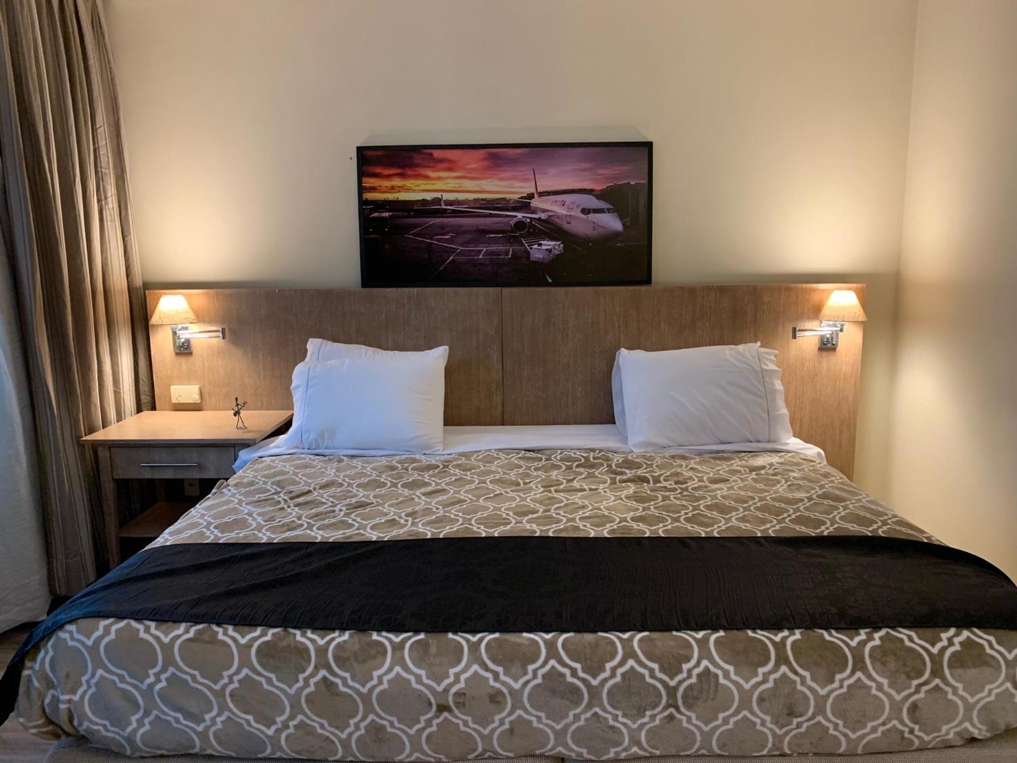 Deluxe King Suite