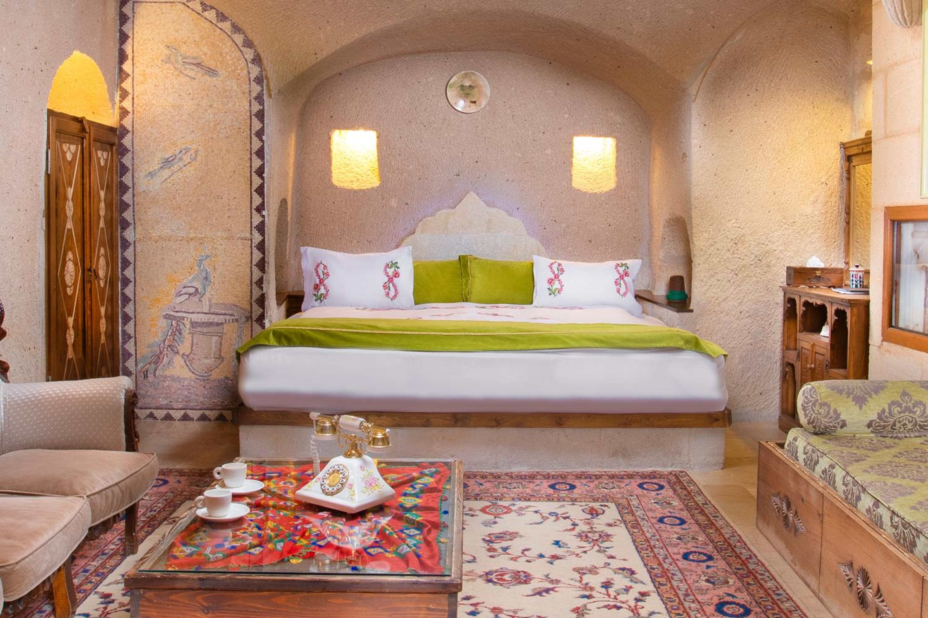 Cave Suite - Photo 8