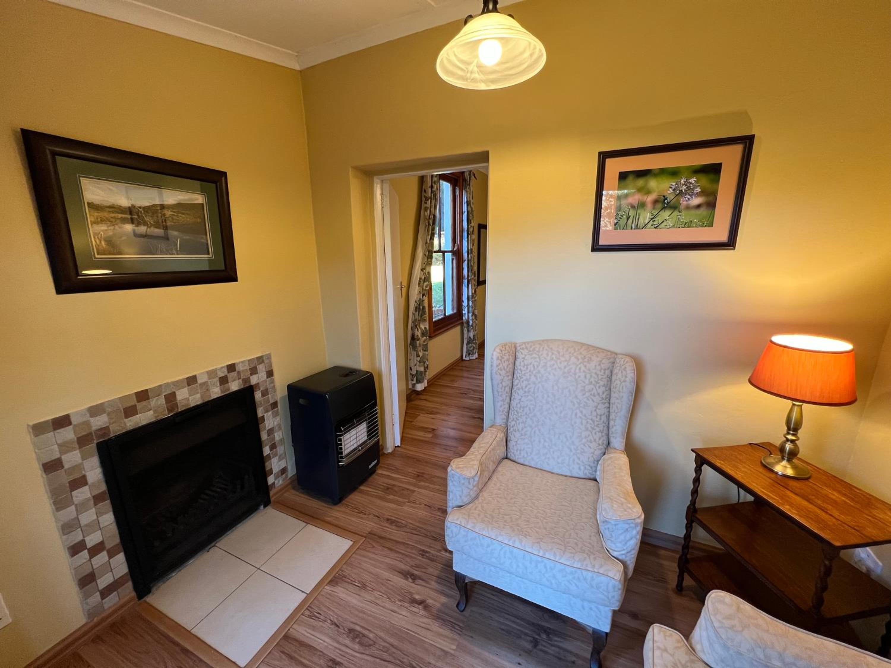Five-Bedroom House photo 1