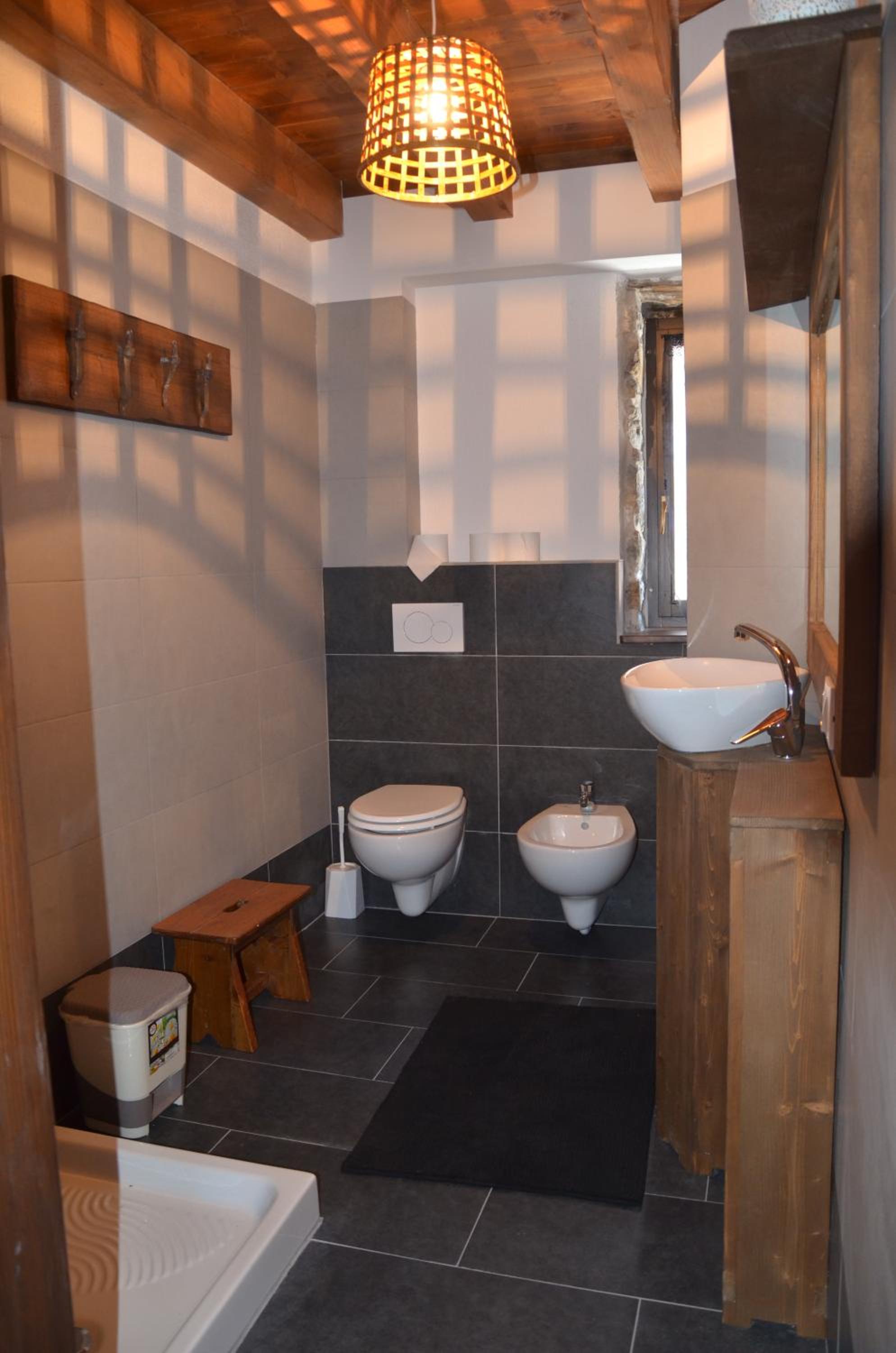 Family Room with Private Bathroom photo 3