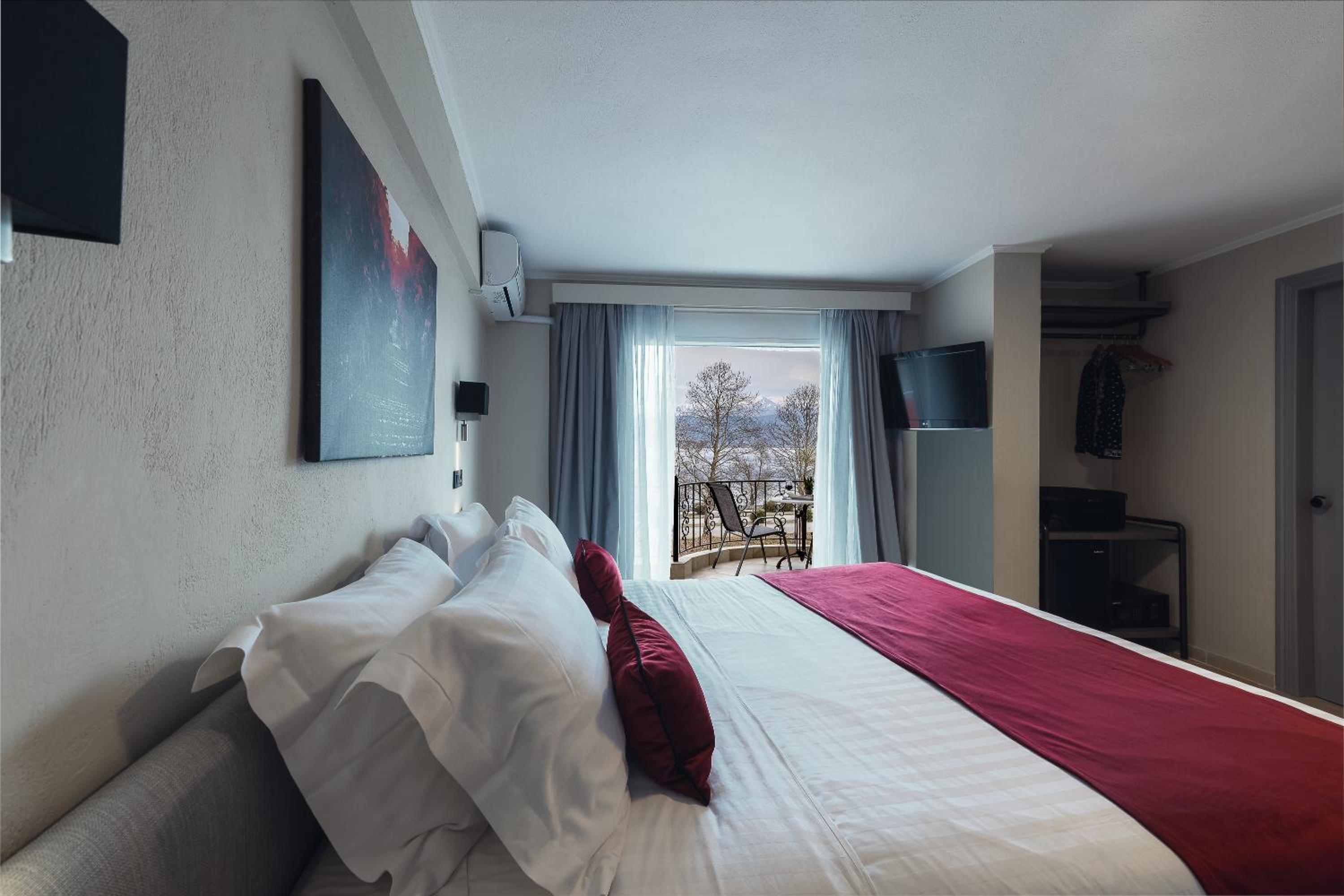 Superior Room with Lake View photo 1