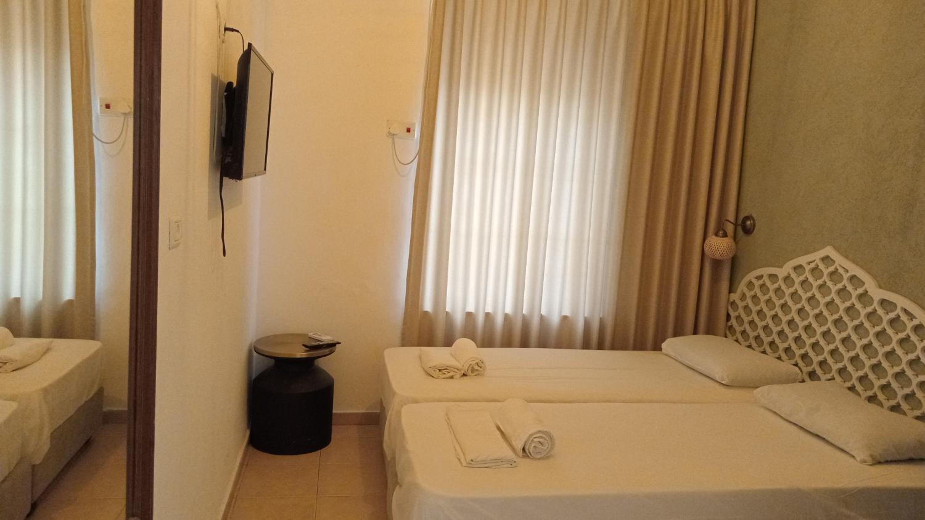 Double or Twin Room photo 3
