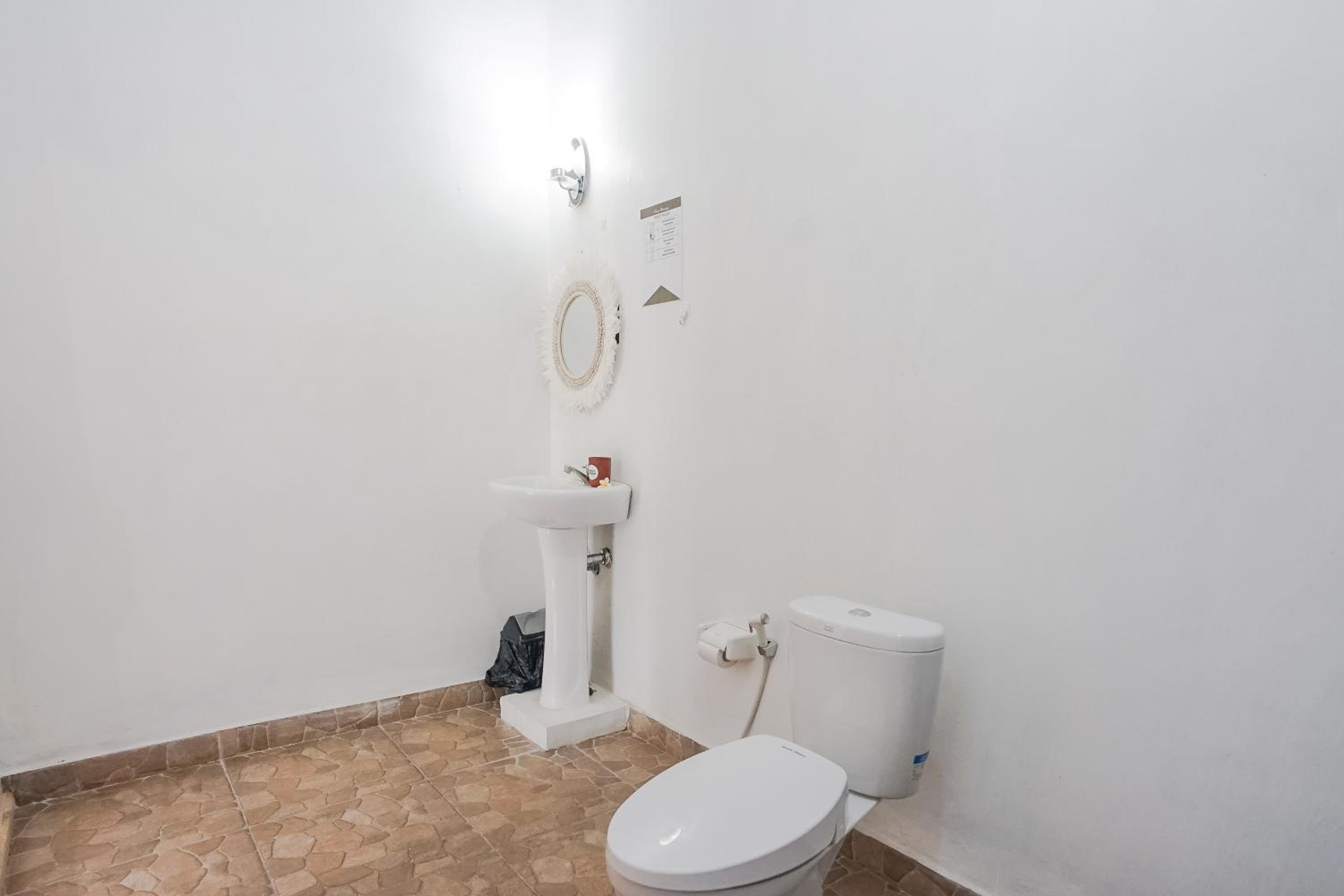 Deluxe Double Room - Photo 12