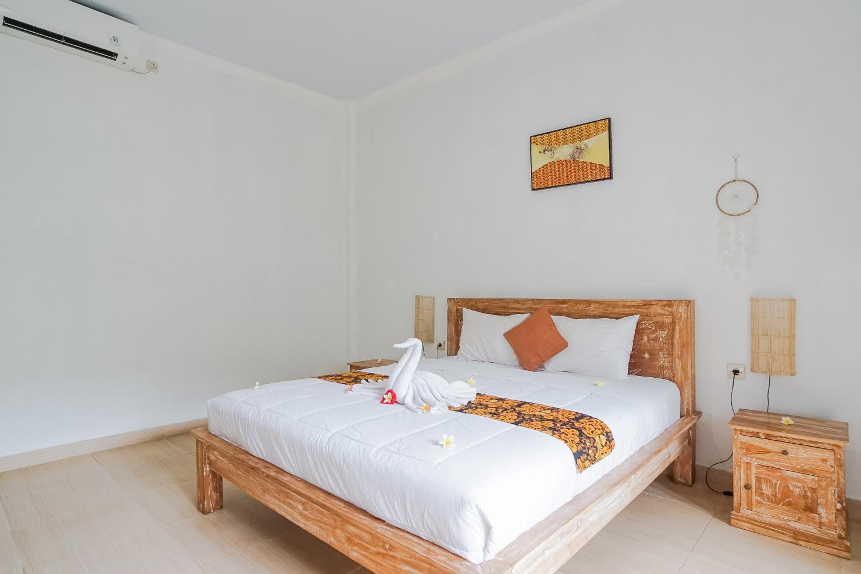 Deluxe Double Room - Photo 11