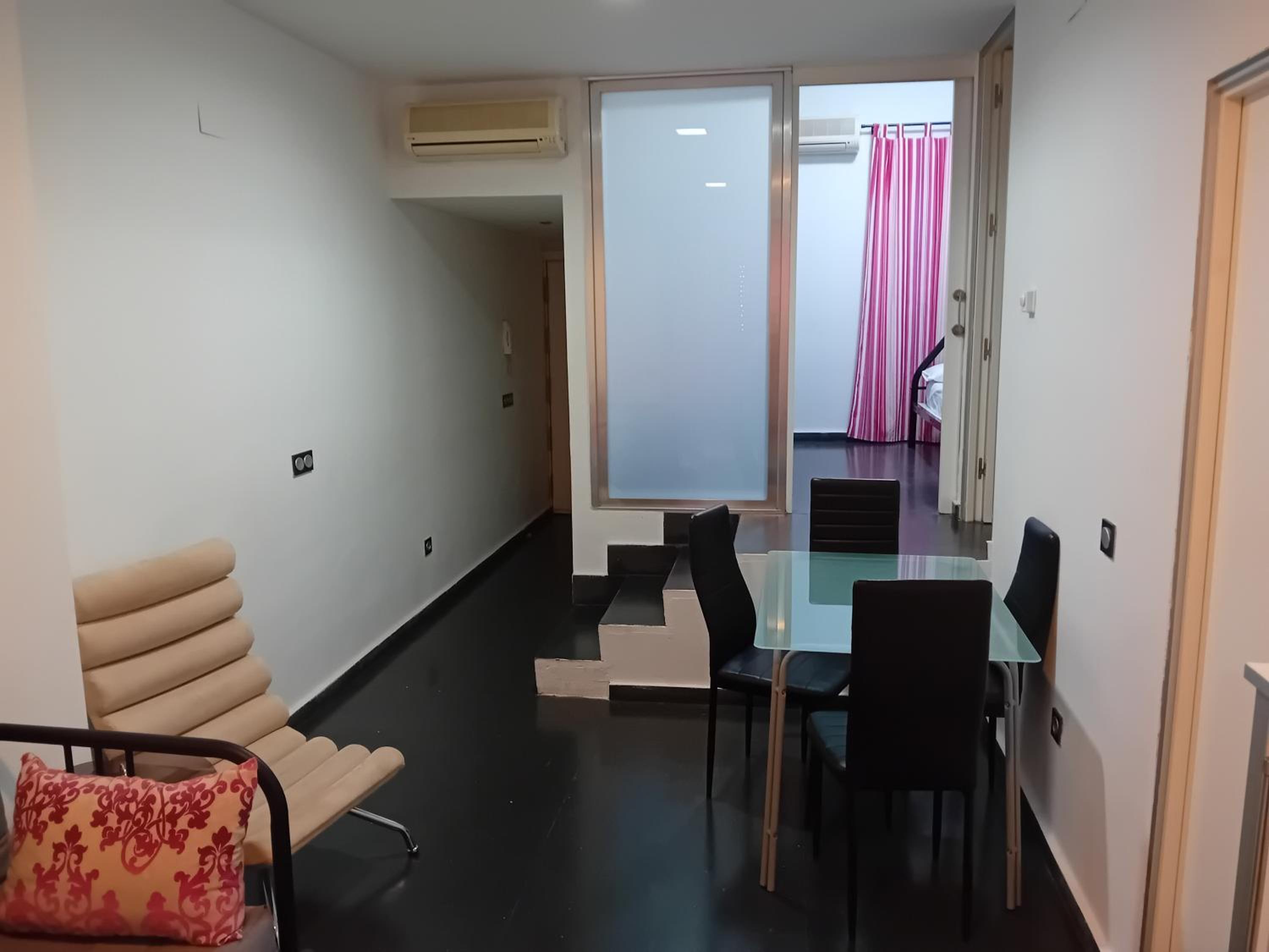 Apartment with Shower photo 2
