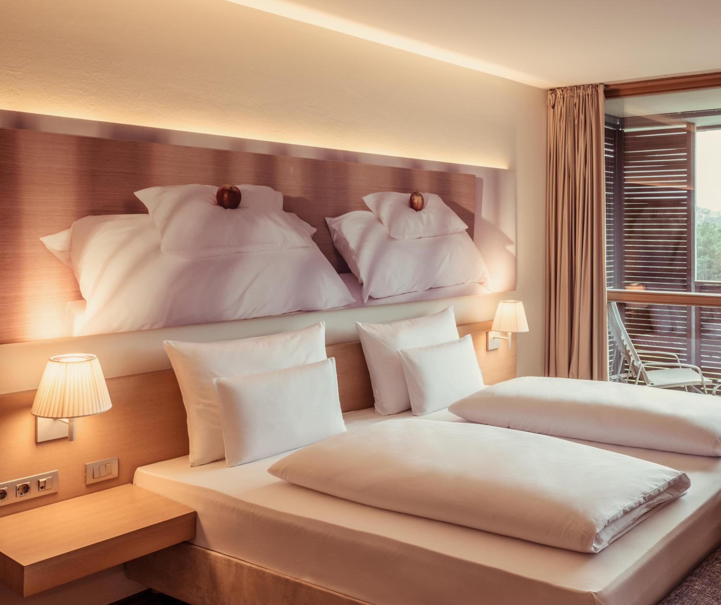 Junior Suite Deluxe with Balcony photo 2