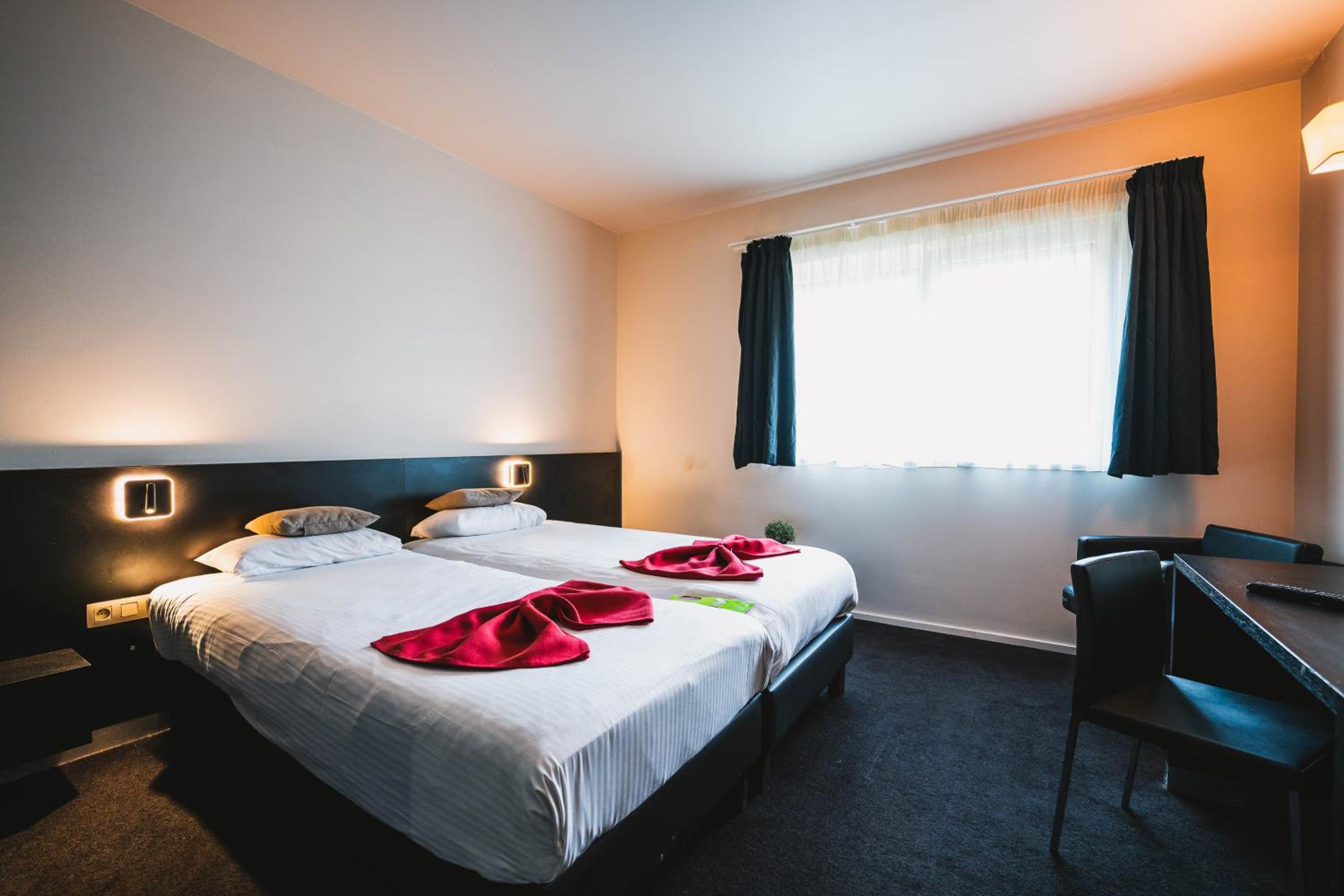 Twin Room - Photo 7
