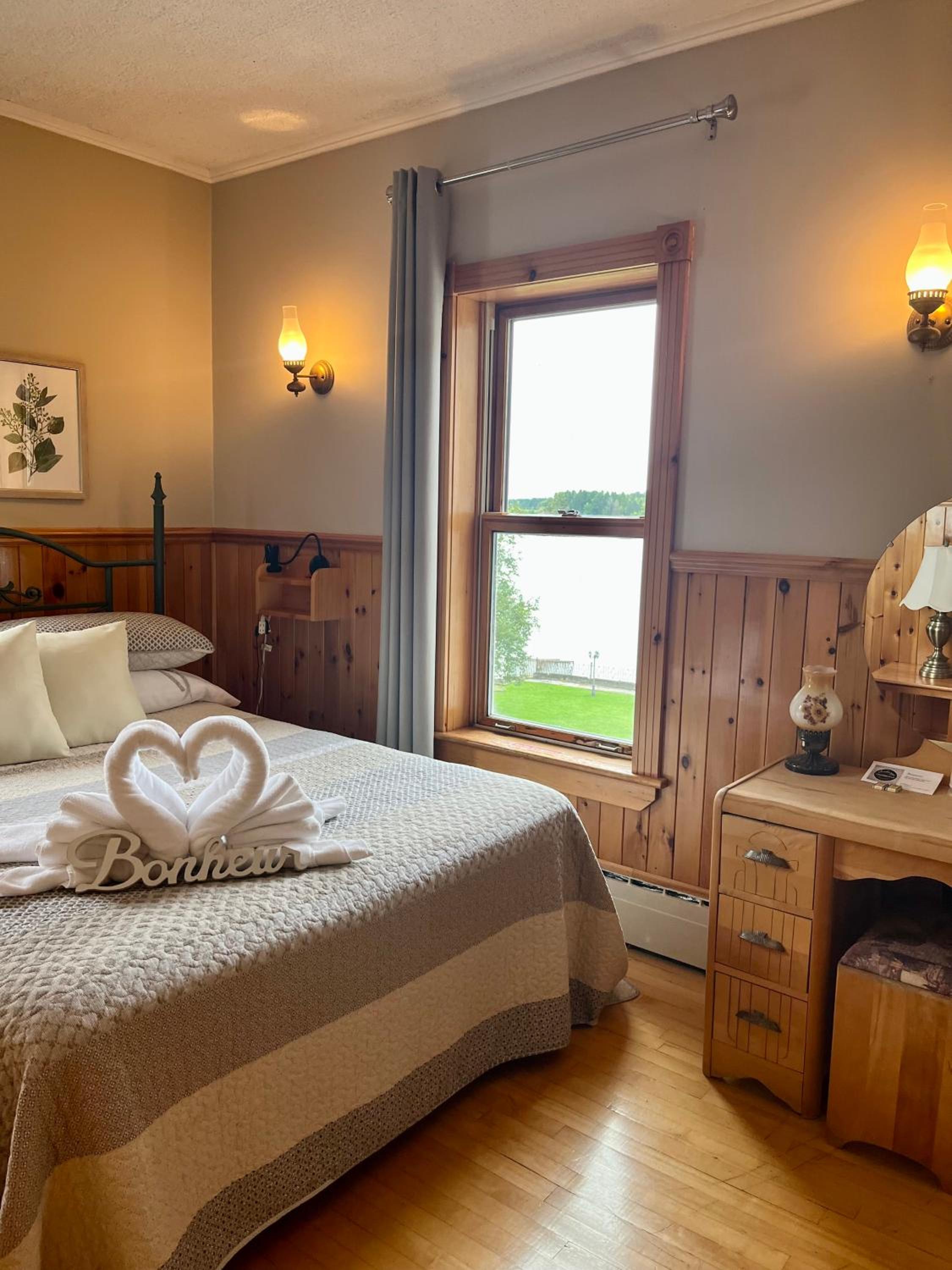 Double Room with Lake View - Photo 1
