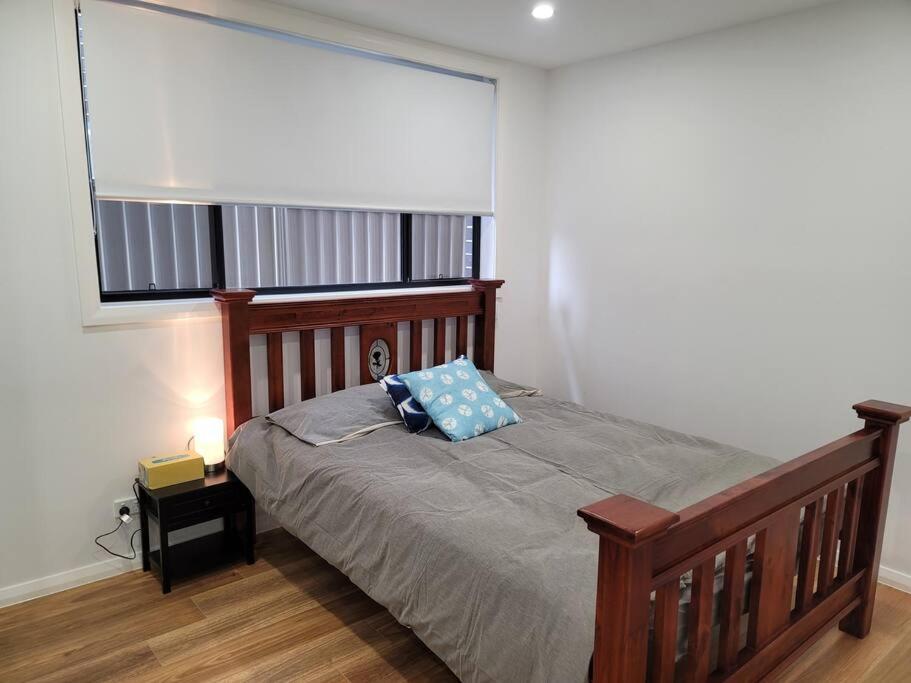 Five-Bedroom House photo 3