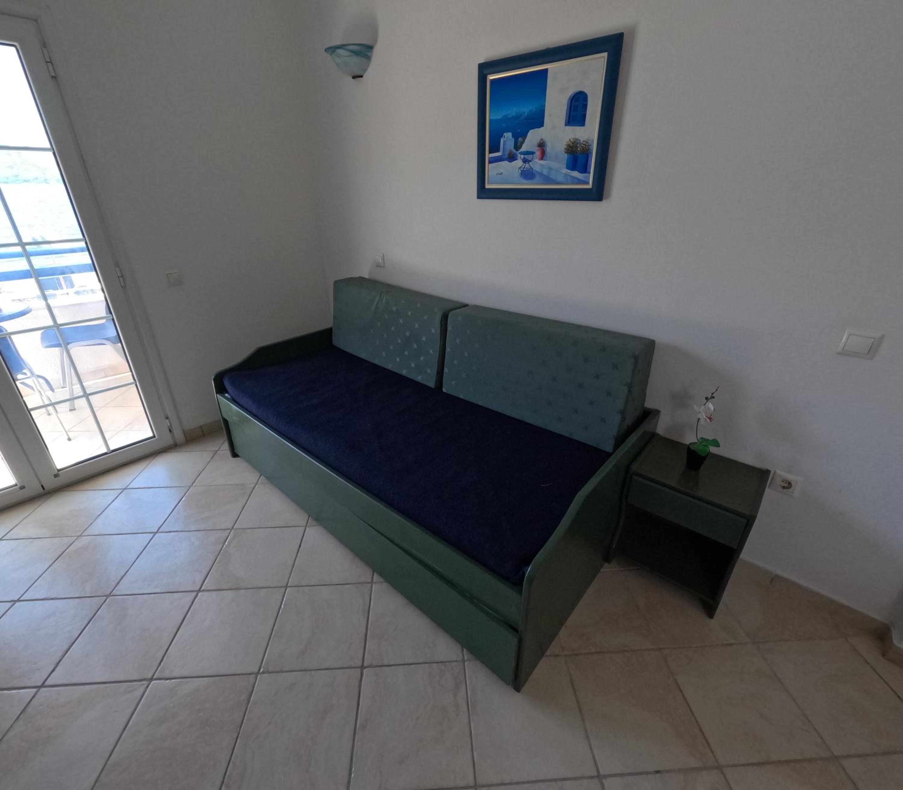 One-Bedroom Apartment photo 2