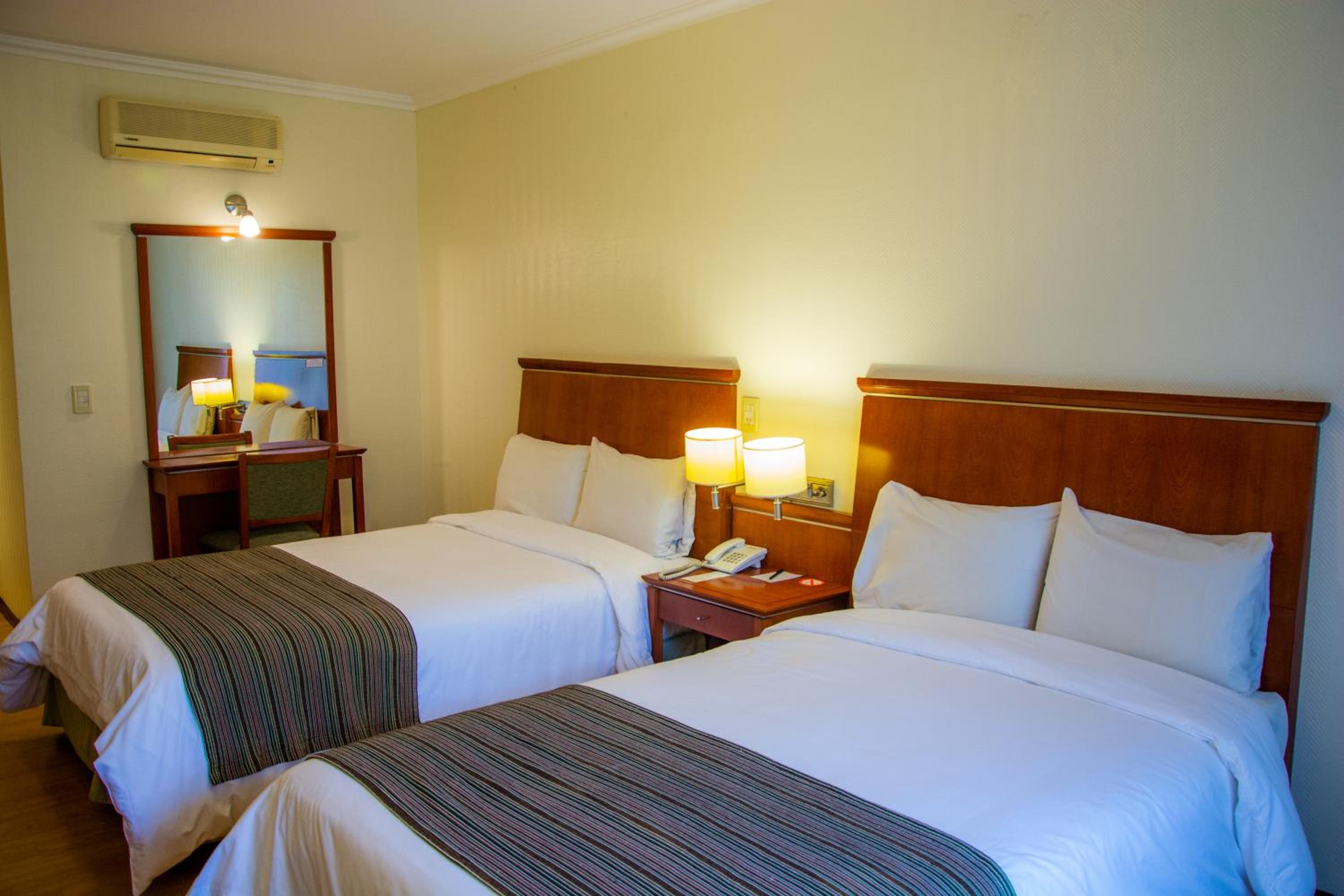 Standard Twin Room photo 2