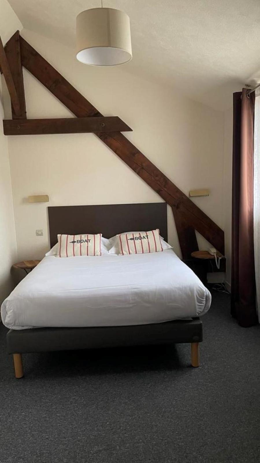 Standard Double Room - Photo 5