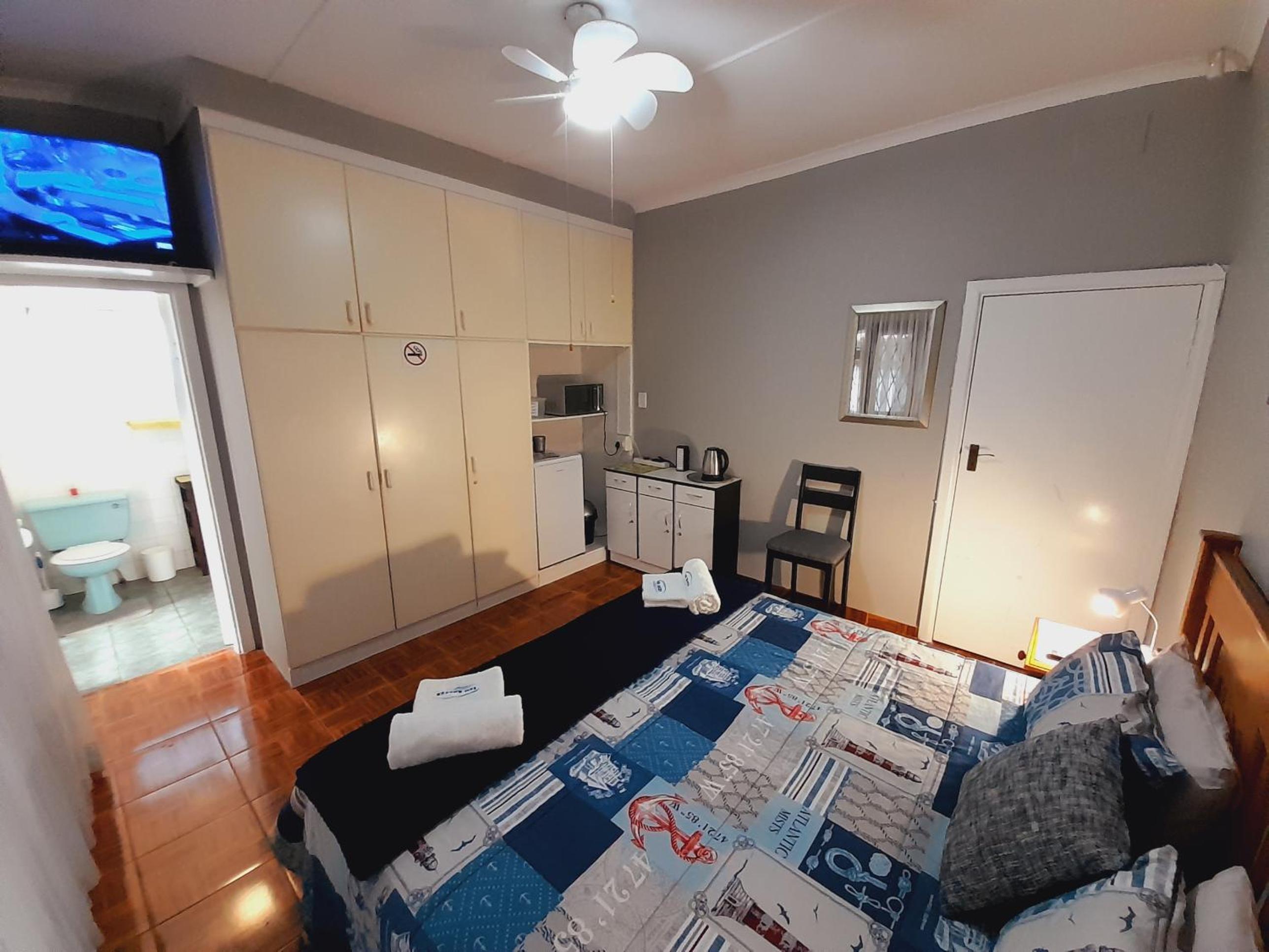 One-Bedroom Apartment photo 2