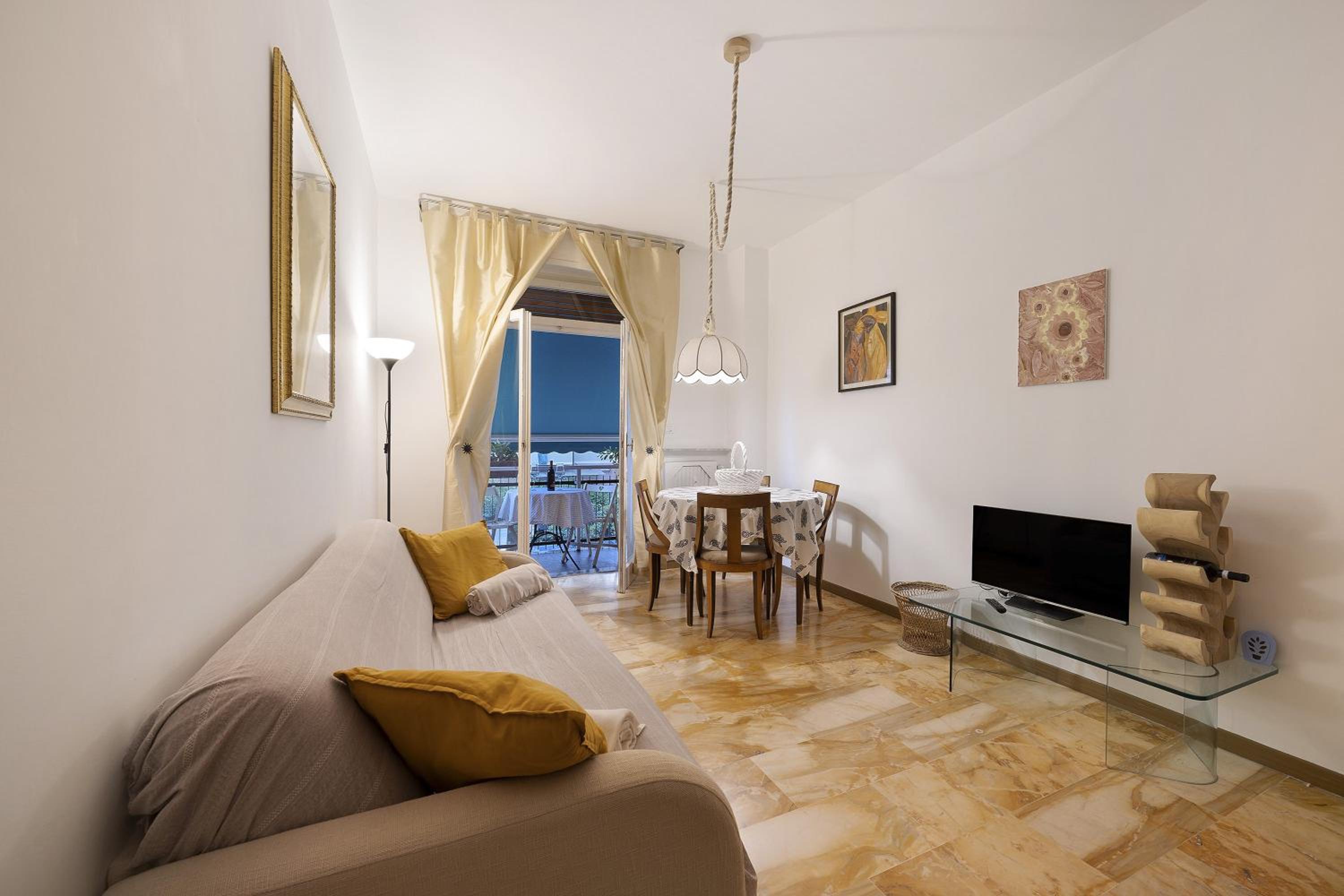 Superior One-Bedroom Apartment With Balcony photo 1