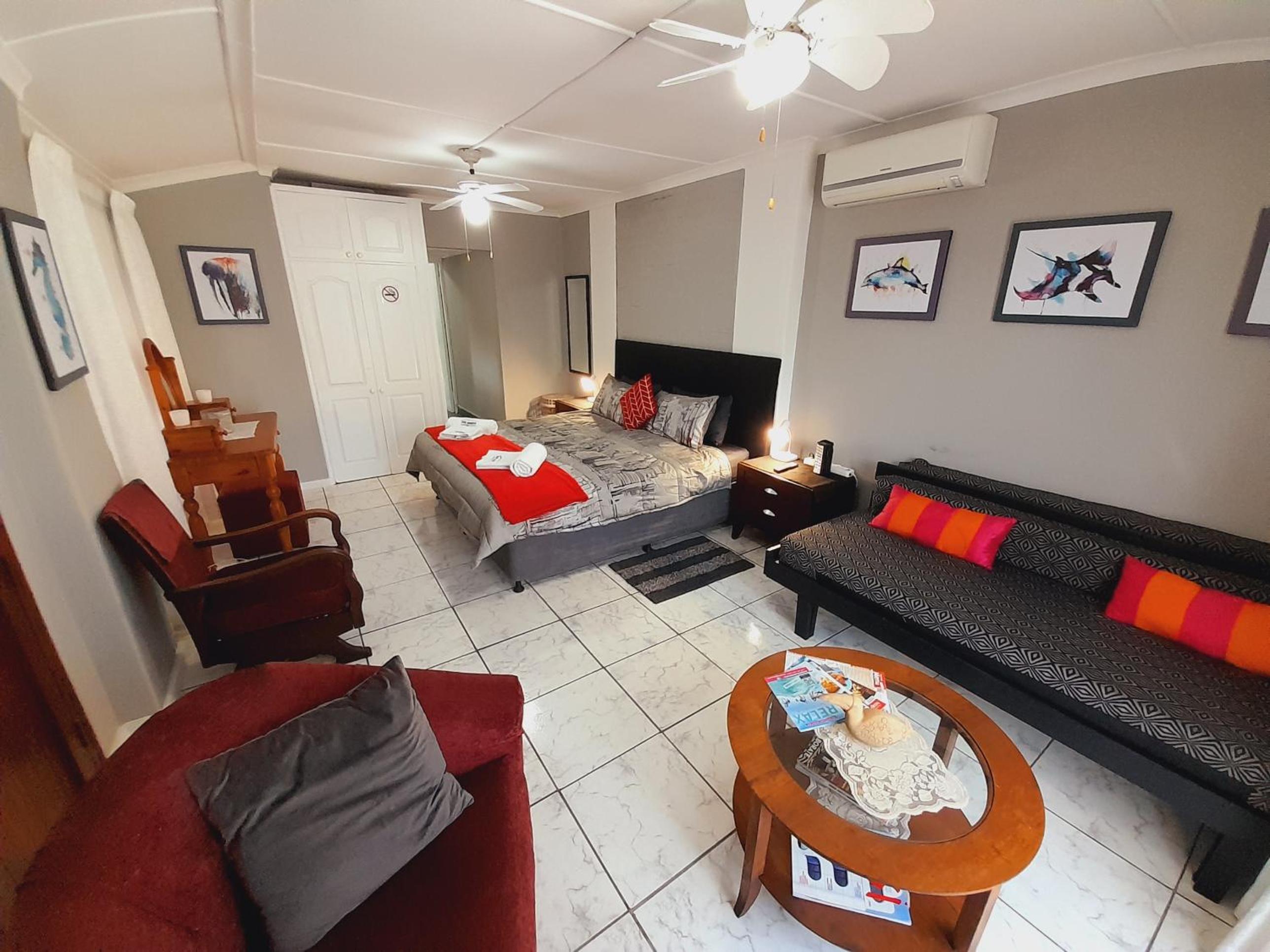 Studio Apartment photo 1