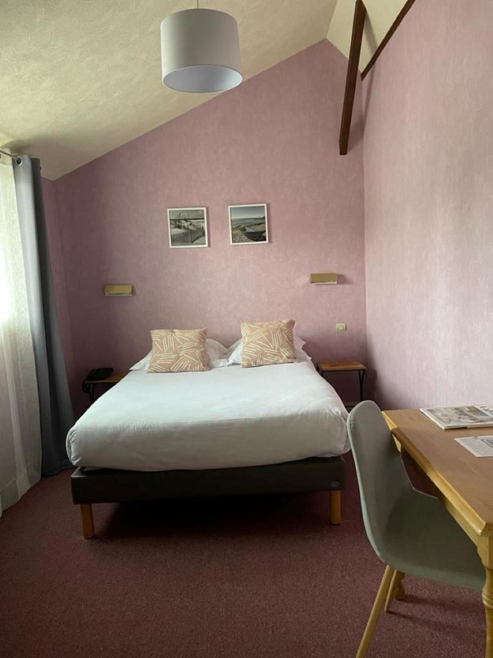 Standard Double Room - Photo 7