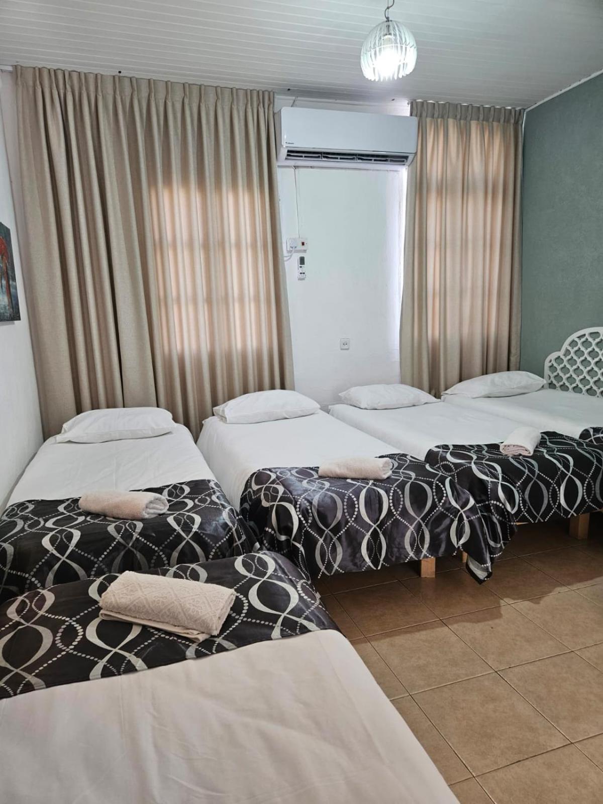 Quintuple Room (5 Adults) photo 2