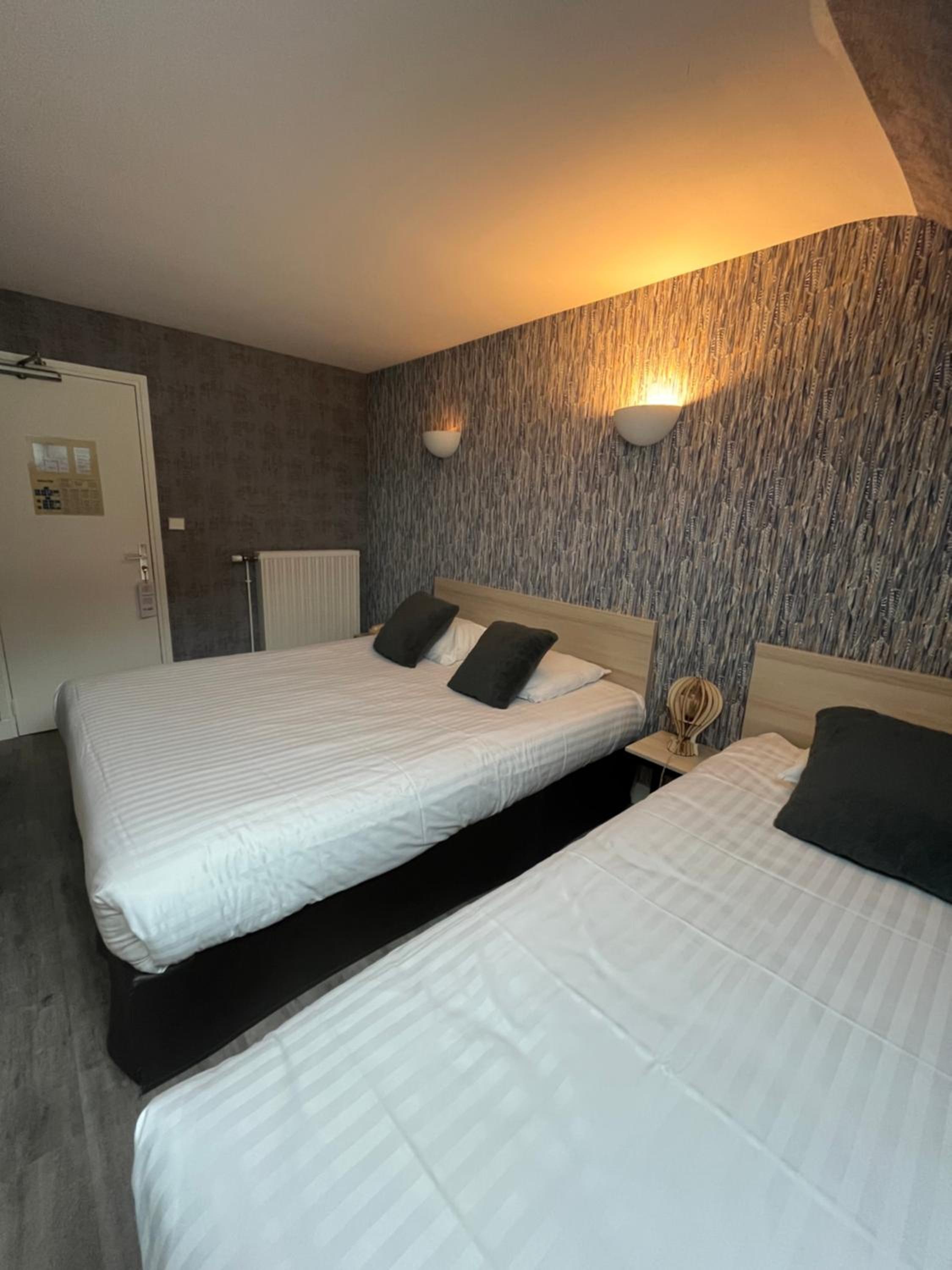 Standard Triple Room - Photo 3