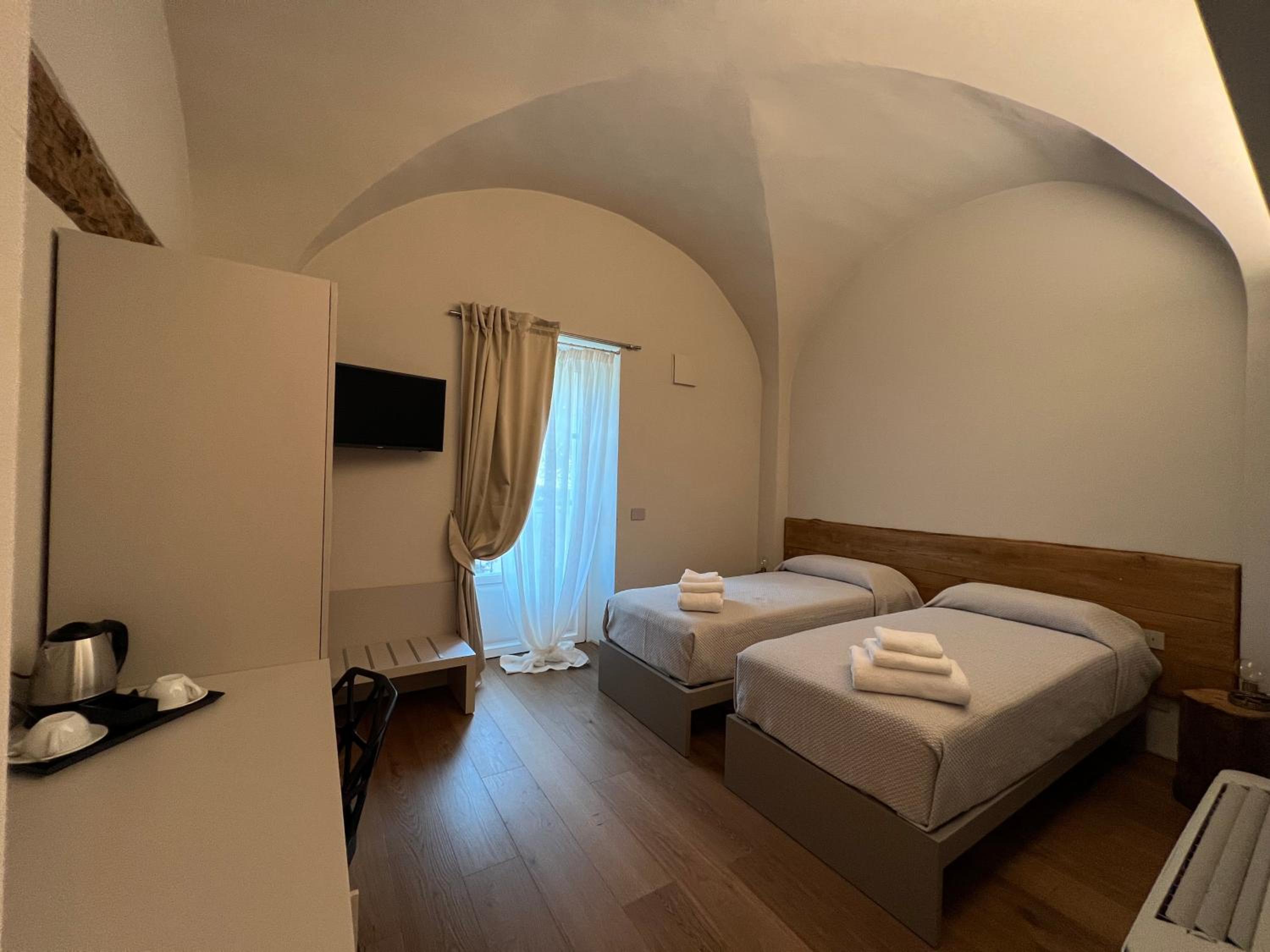 Large Double or Twin Room photo 1