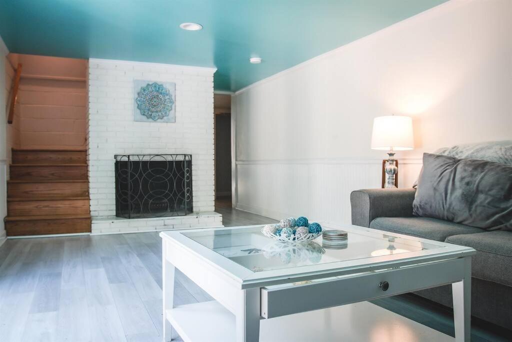 Five-Bedroom House photo 1