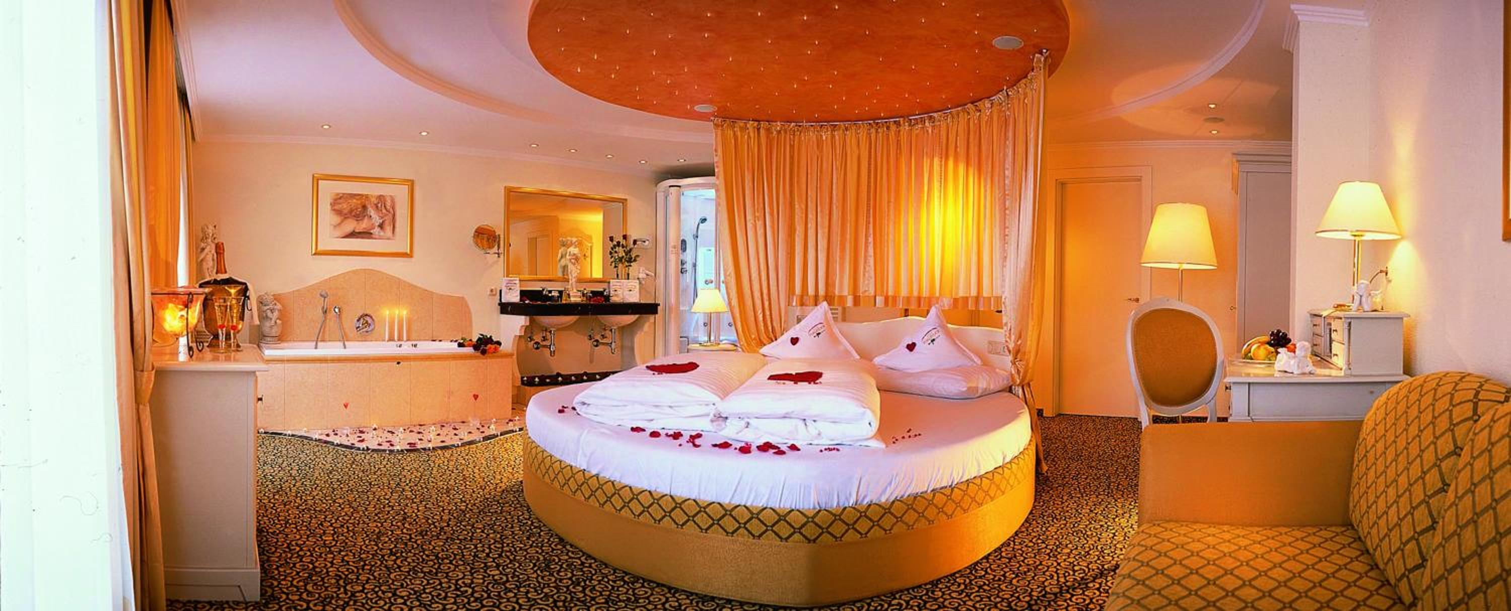 Junior Suite with Balcony photo 2