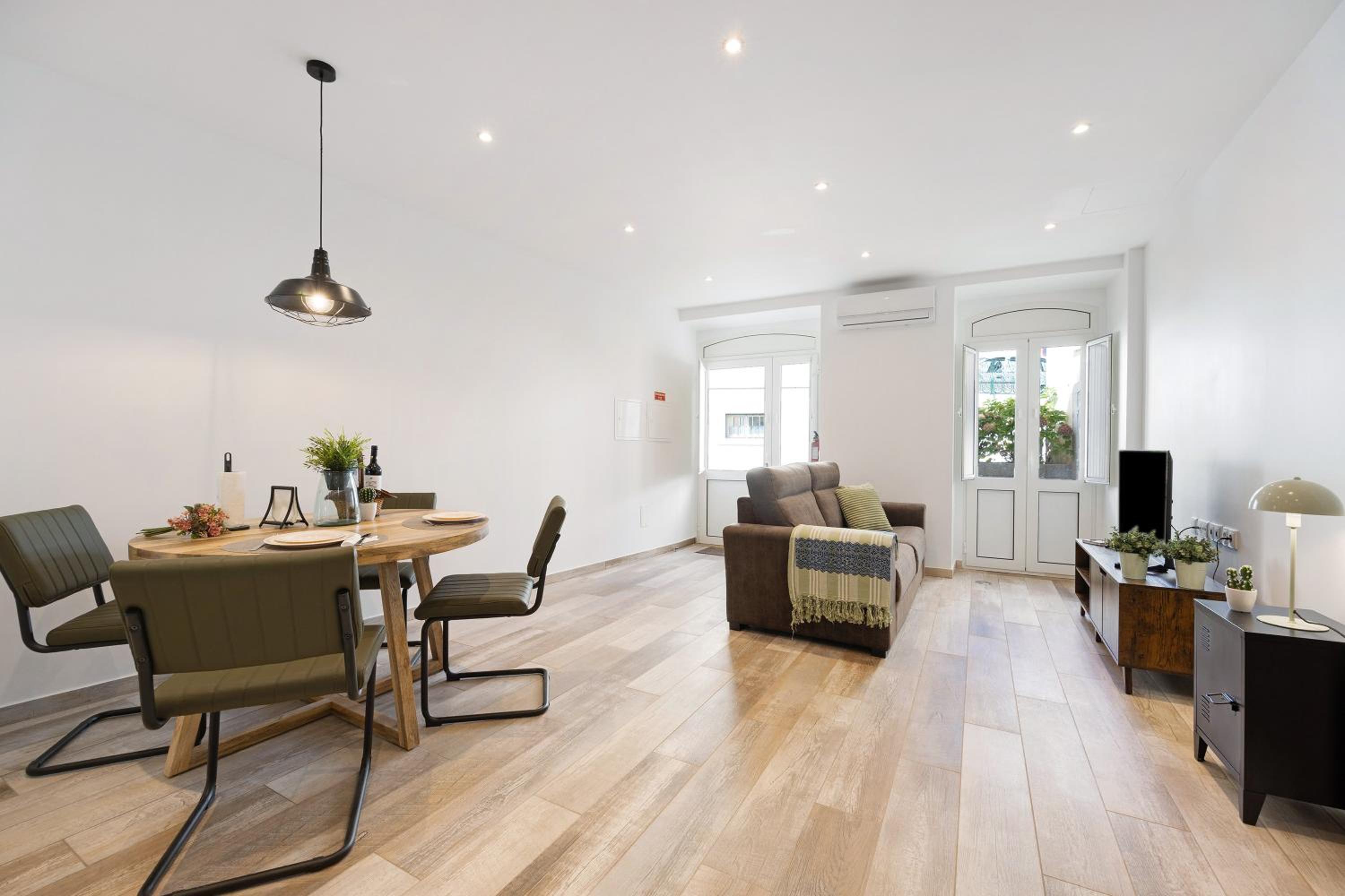 Superior Apartment with City View