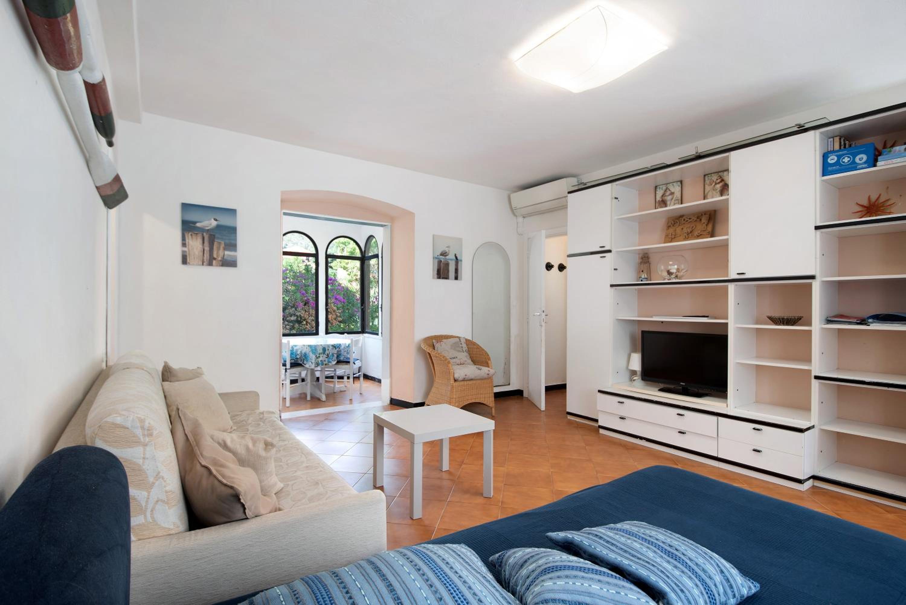 Two-Bedroom Deluxe Apartment with Garden View photo 1