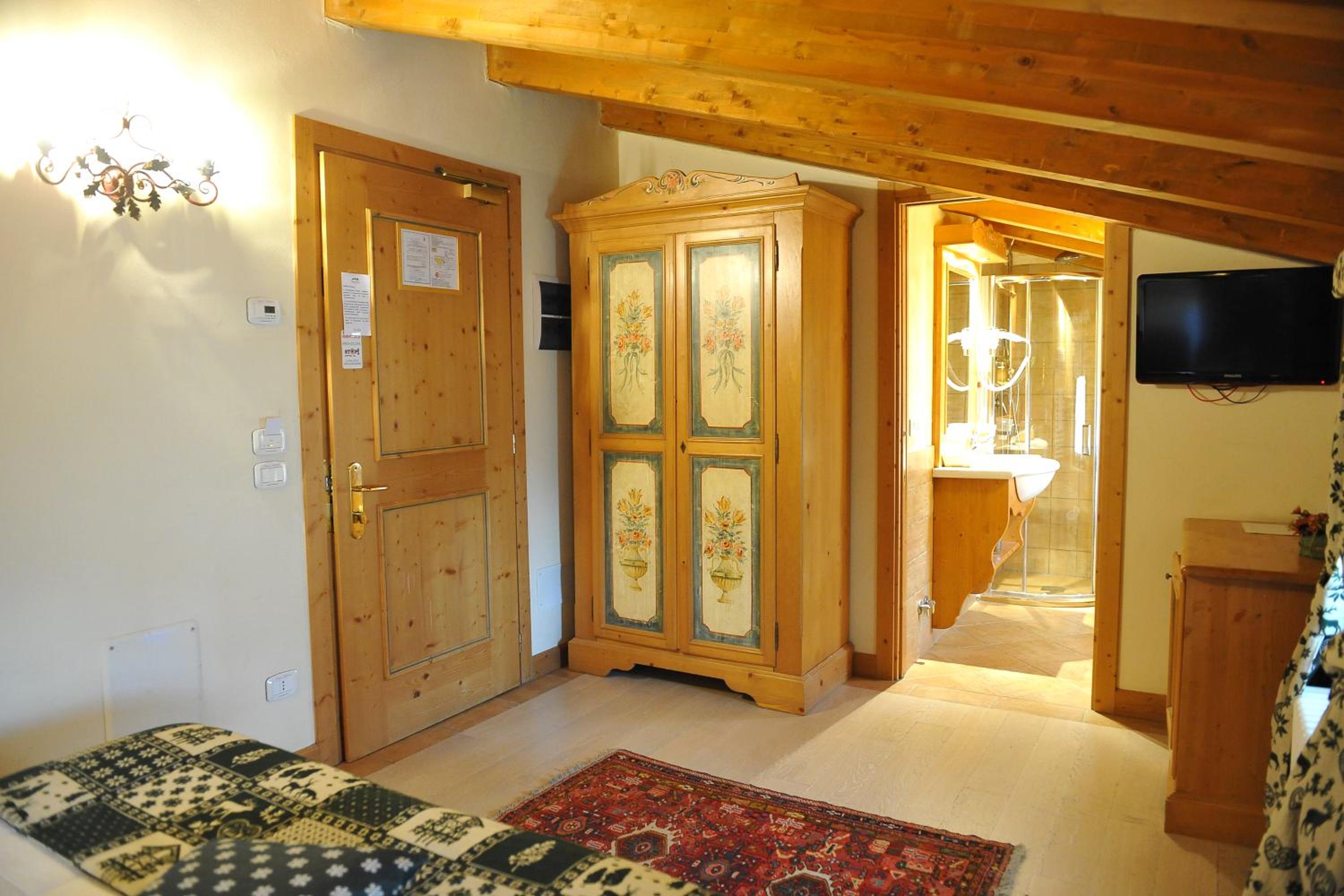 Double or Twin Room - Photo 16