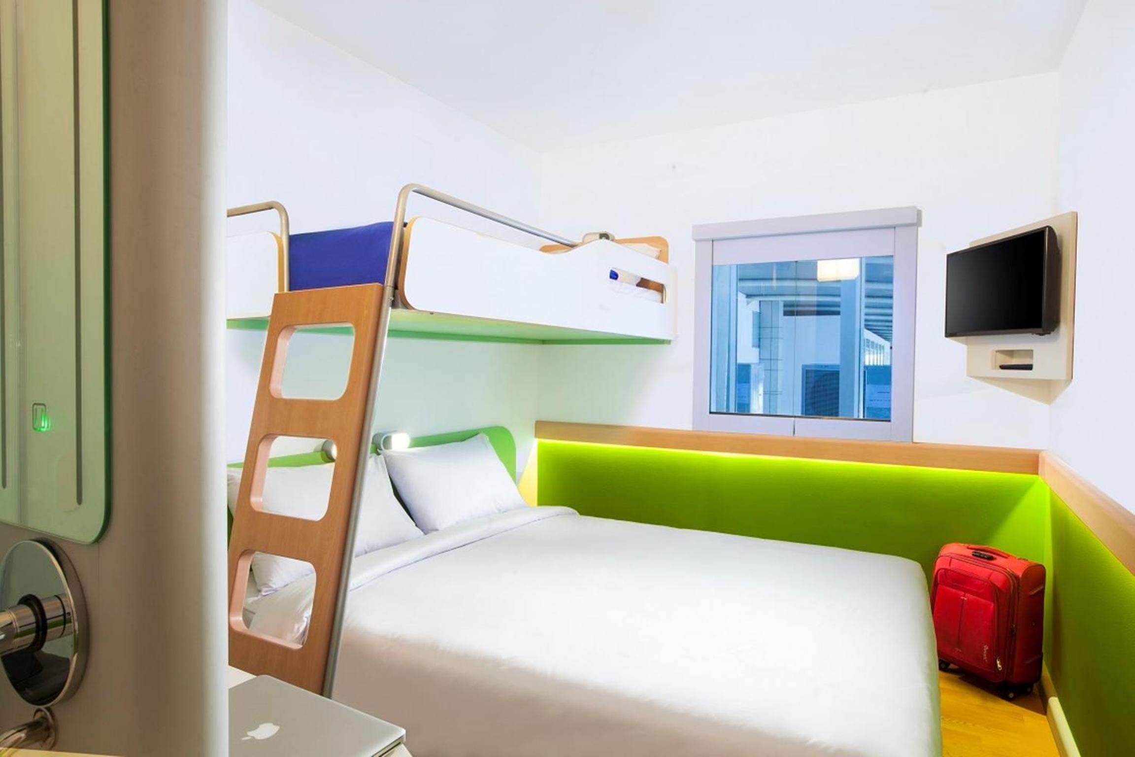 Standard Double Room with Bunk Bed photo 3