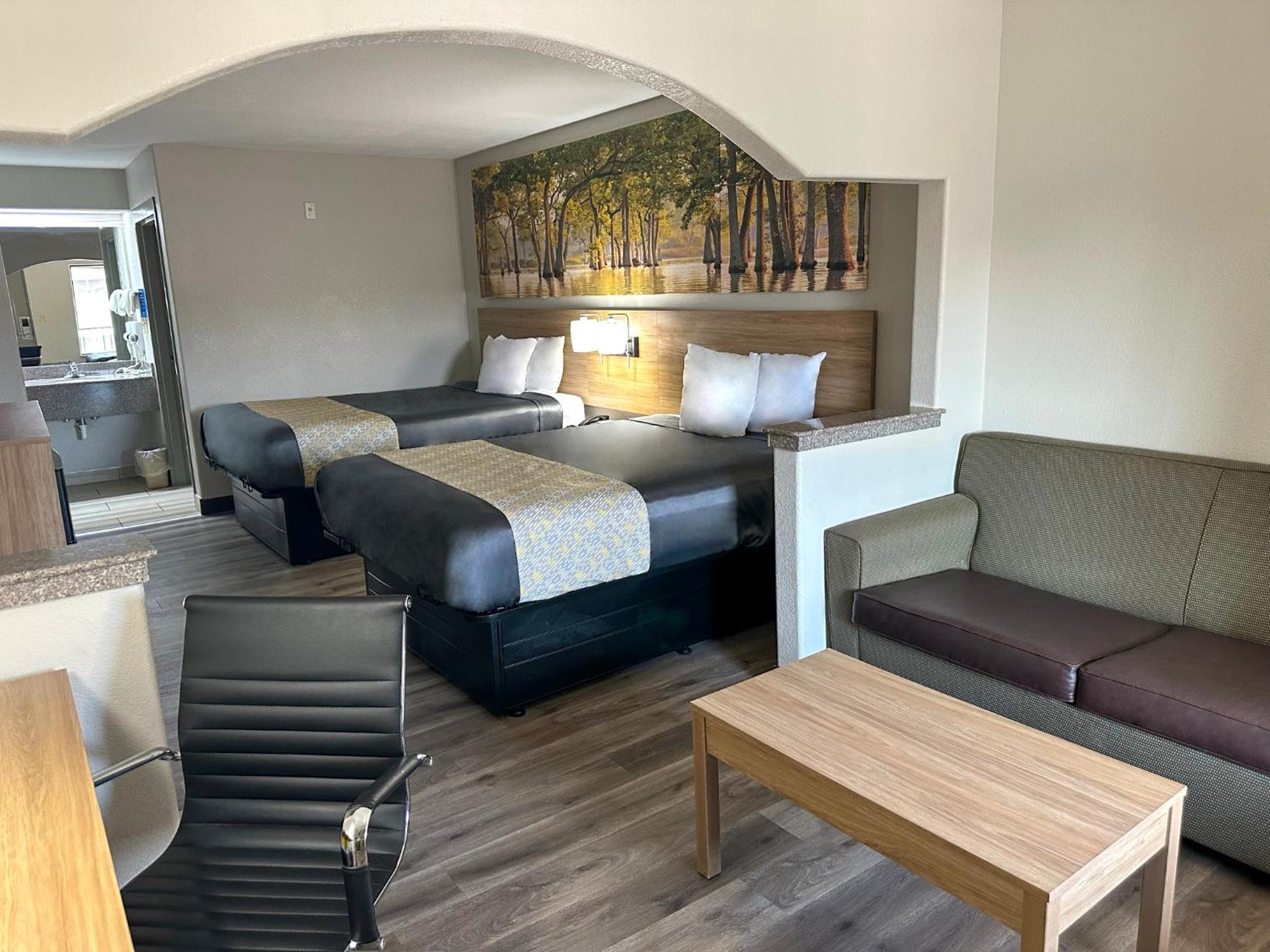 Suite with Two Queen Beds - Non-Smoking - Photo 2