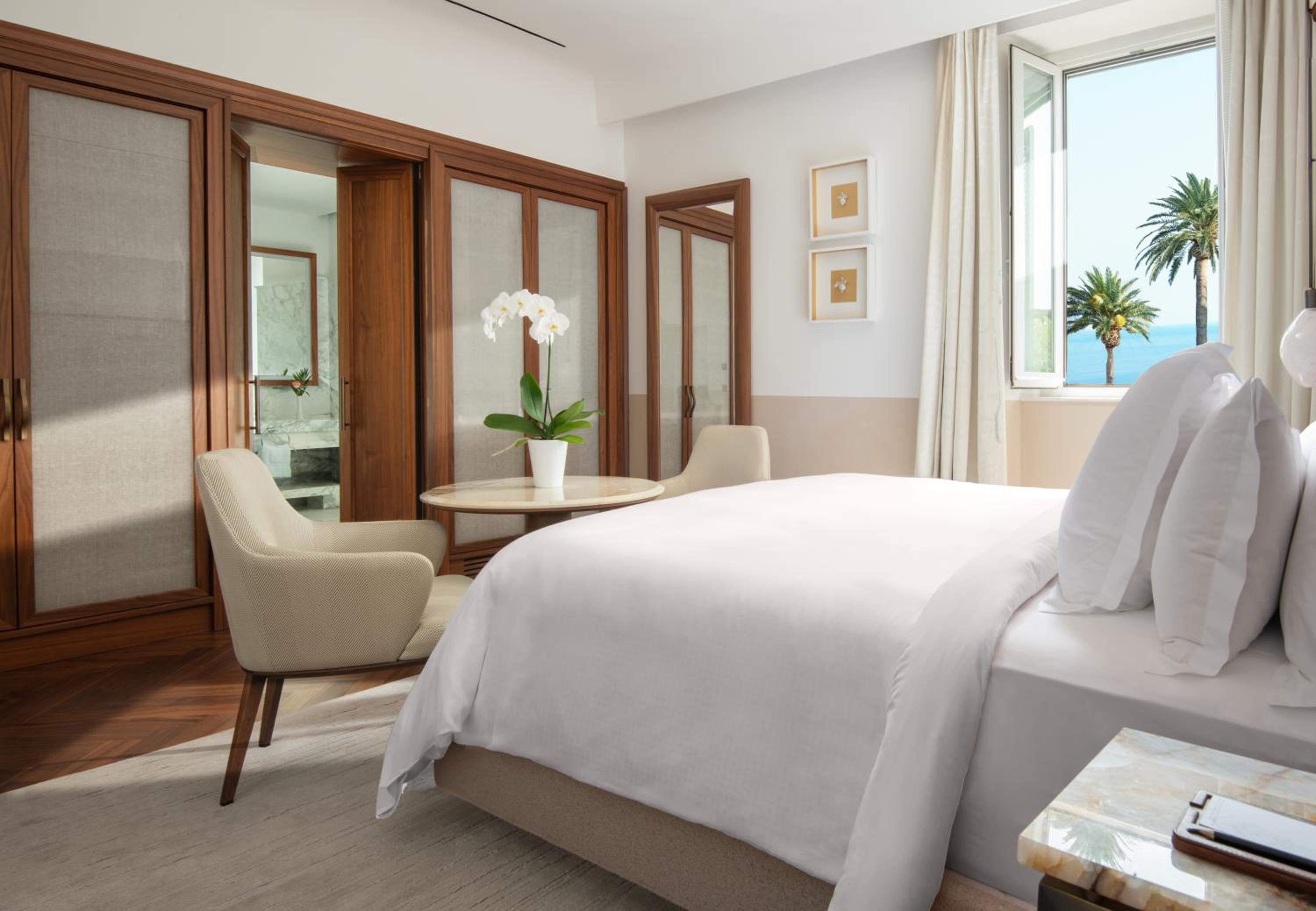 Sea View Deluxe King Room photo 2
