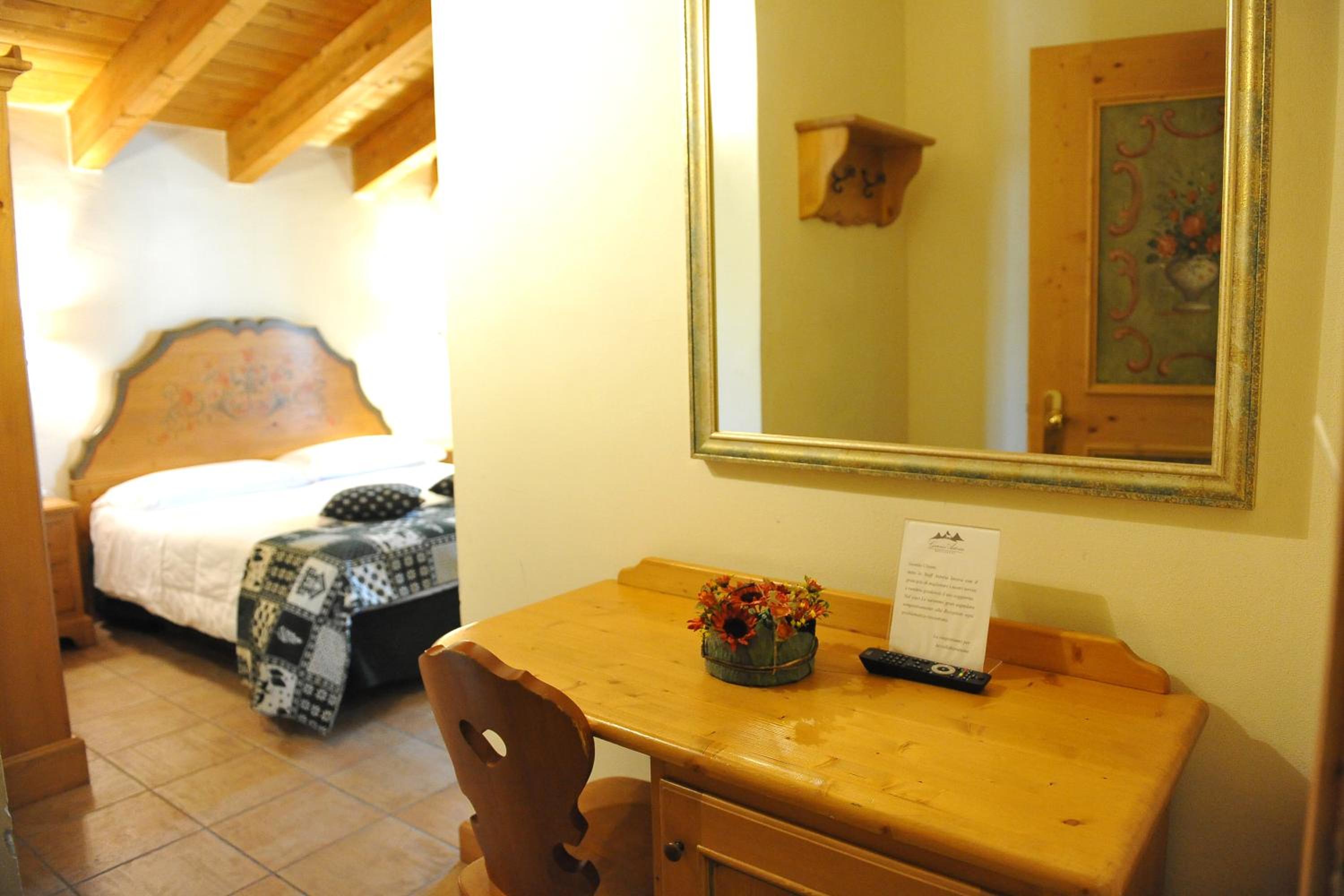 Double or Twin Room - Photo 15