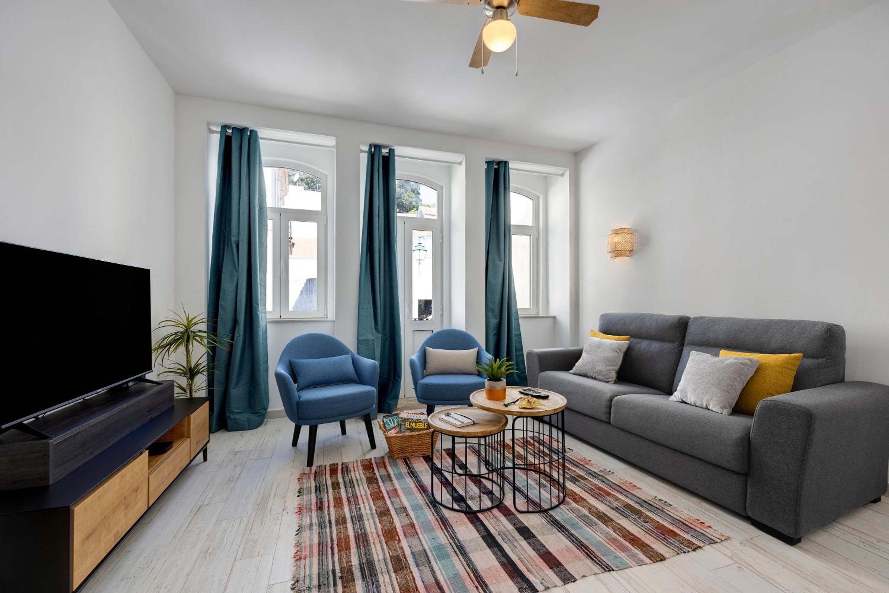 Two-Bedroom Deluxe Apartment with Balcony