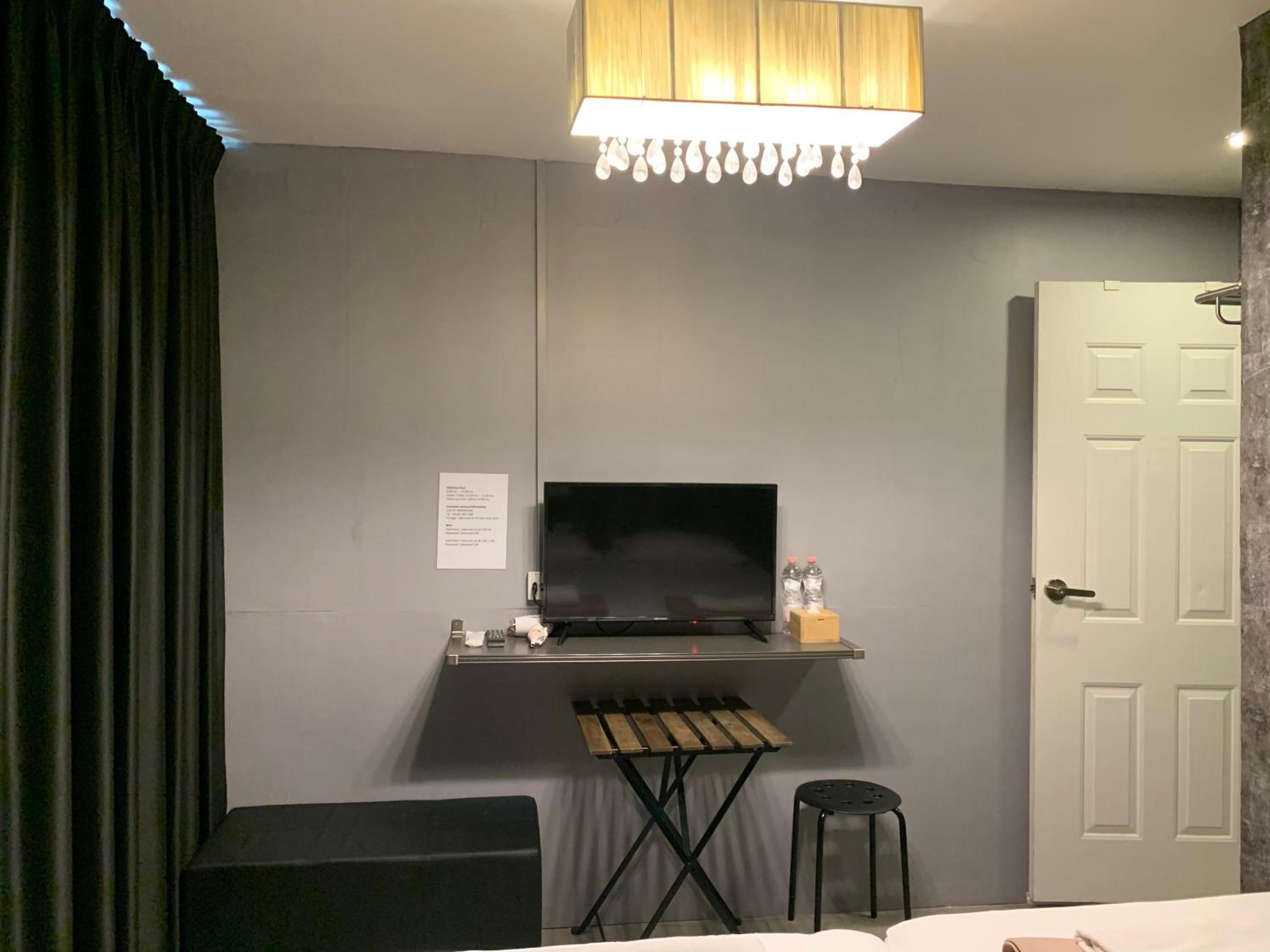 Twin Room with Private Bathroom photo 3