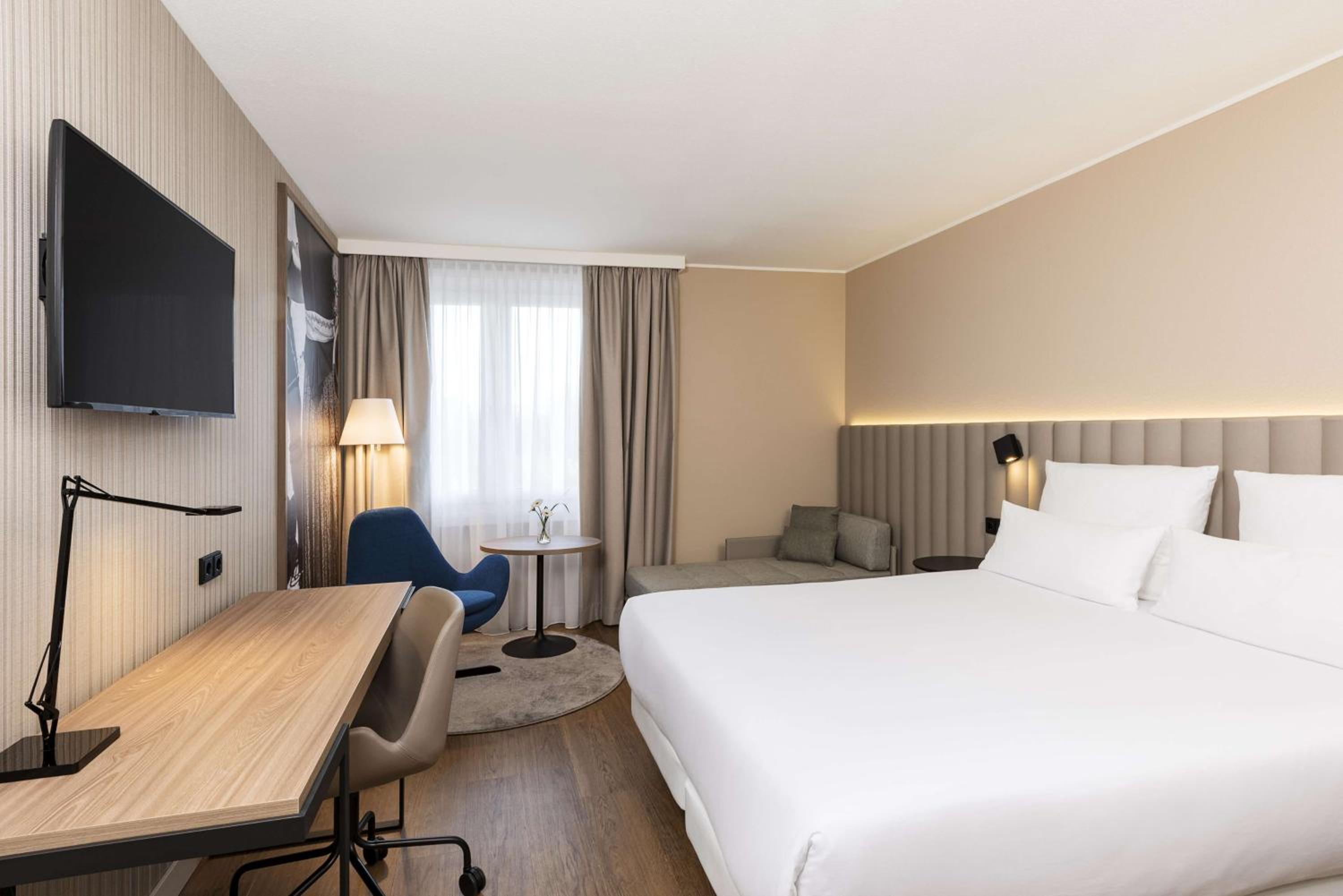 Standard Double Or Twin Room - Park, Sleep And Fly 15 thumbnail 5