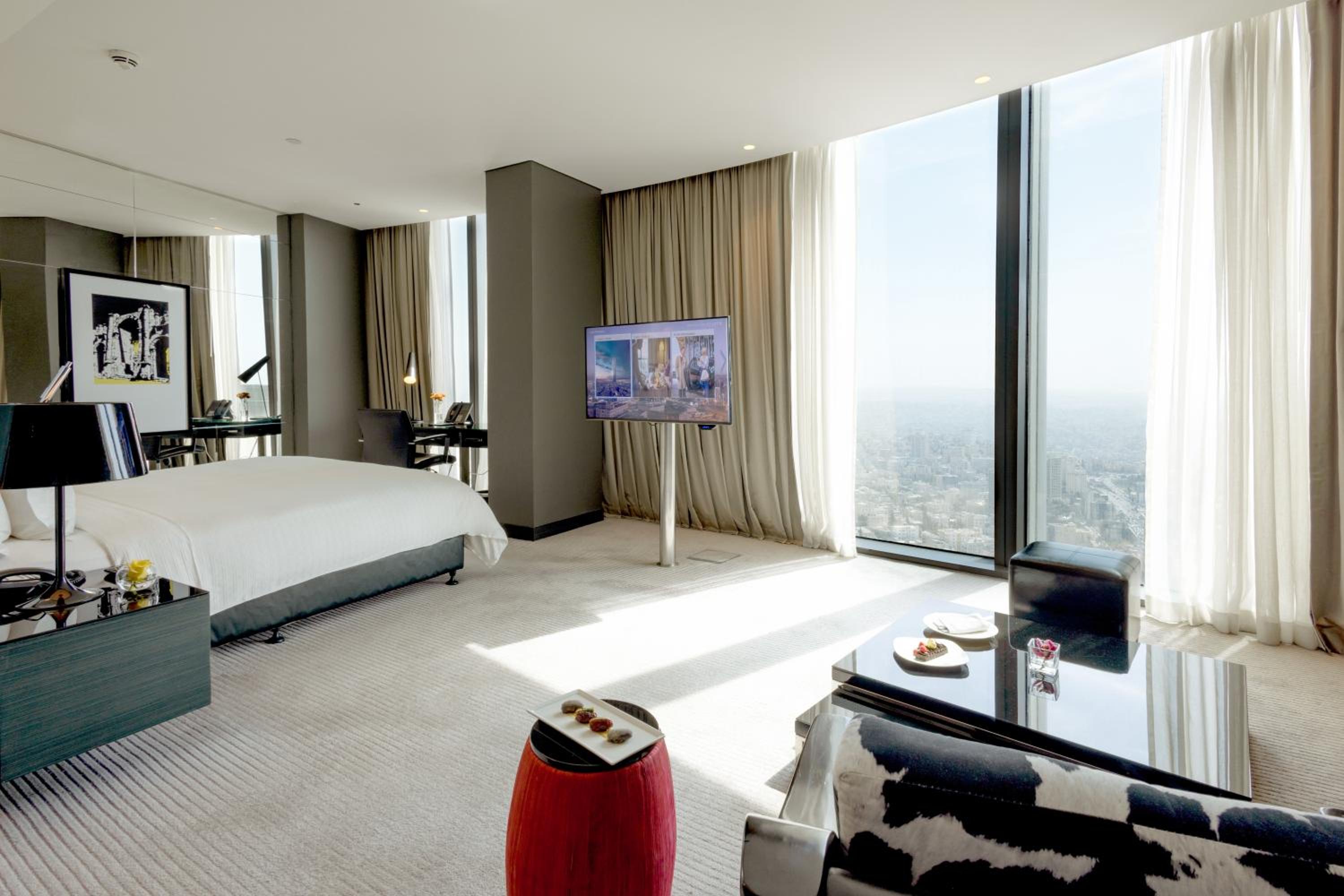 Spacious Room King Bed City View photo 1