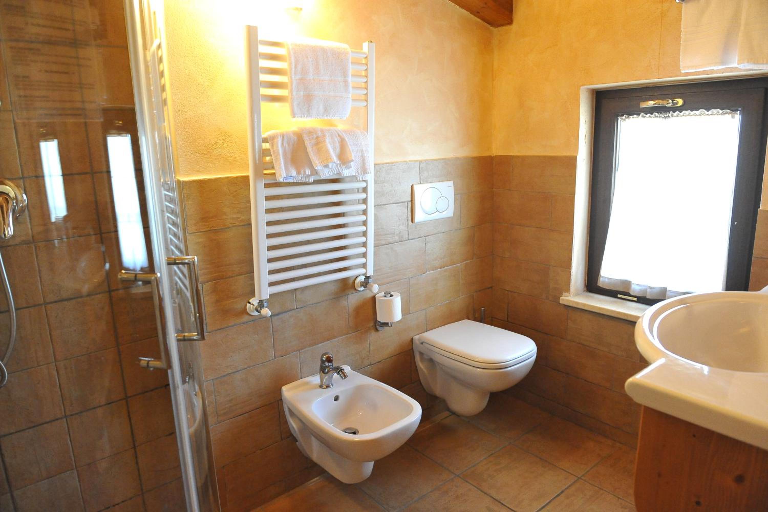 Family Room - Photo 2