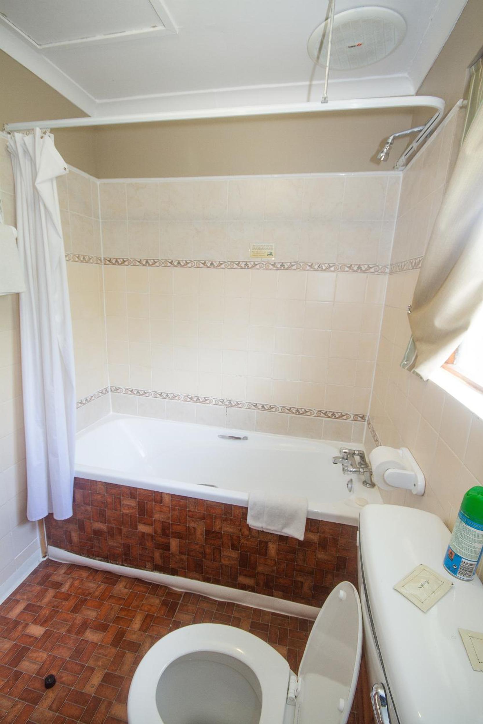 Chalet (2 Adults ) Open Plan  photo 3