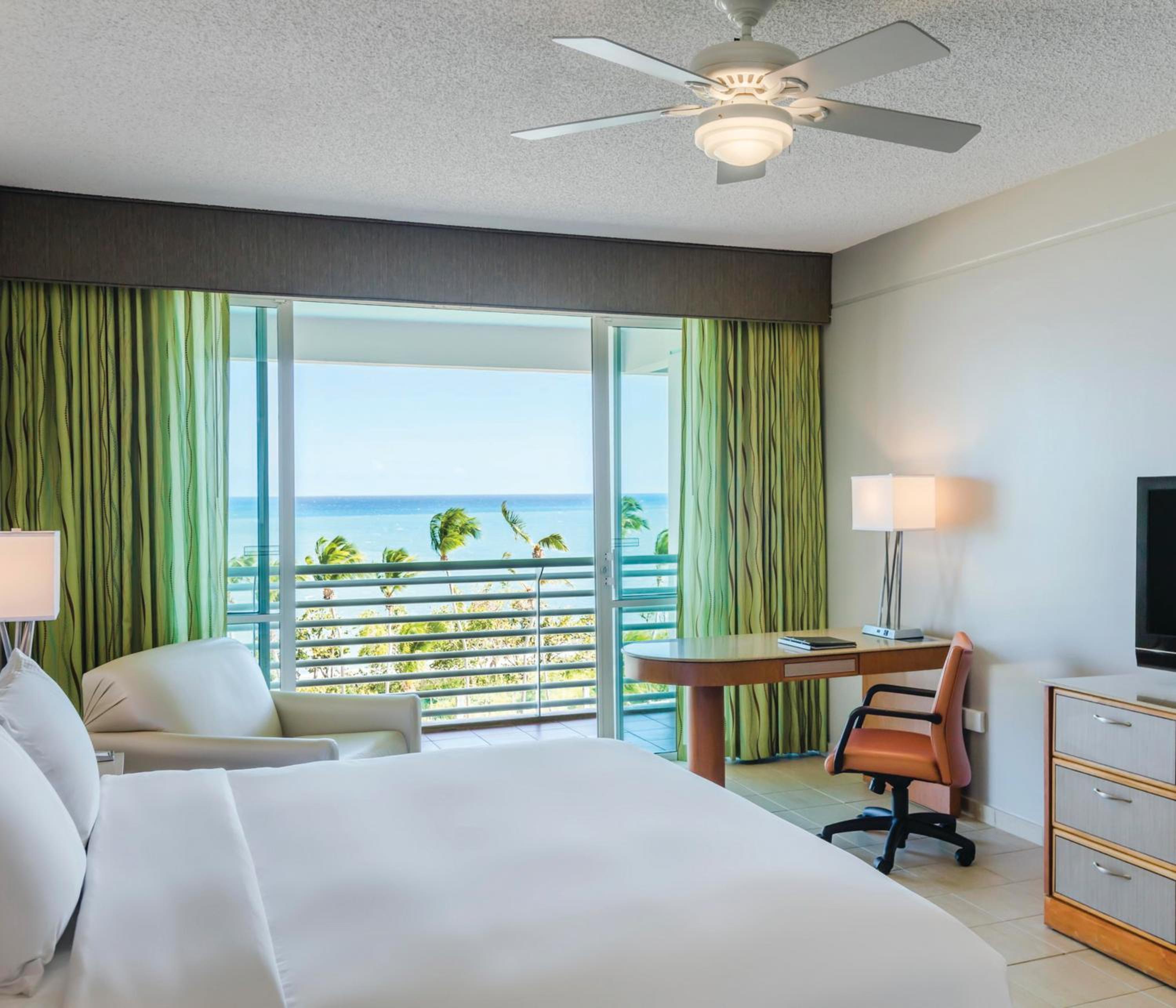 Deluxe King Room with Ocean View and Balcony - Photo 2