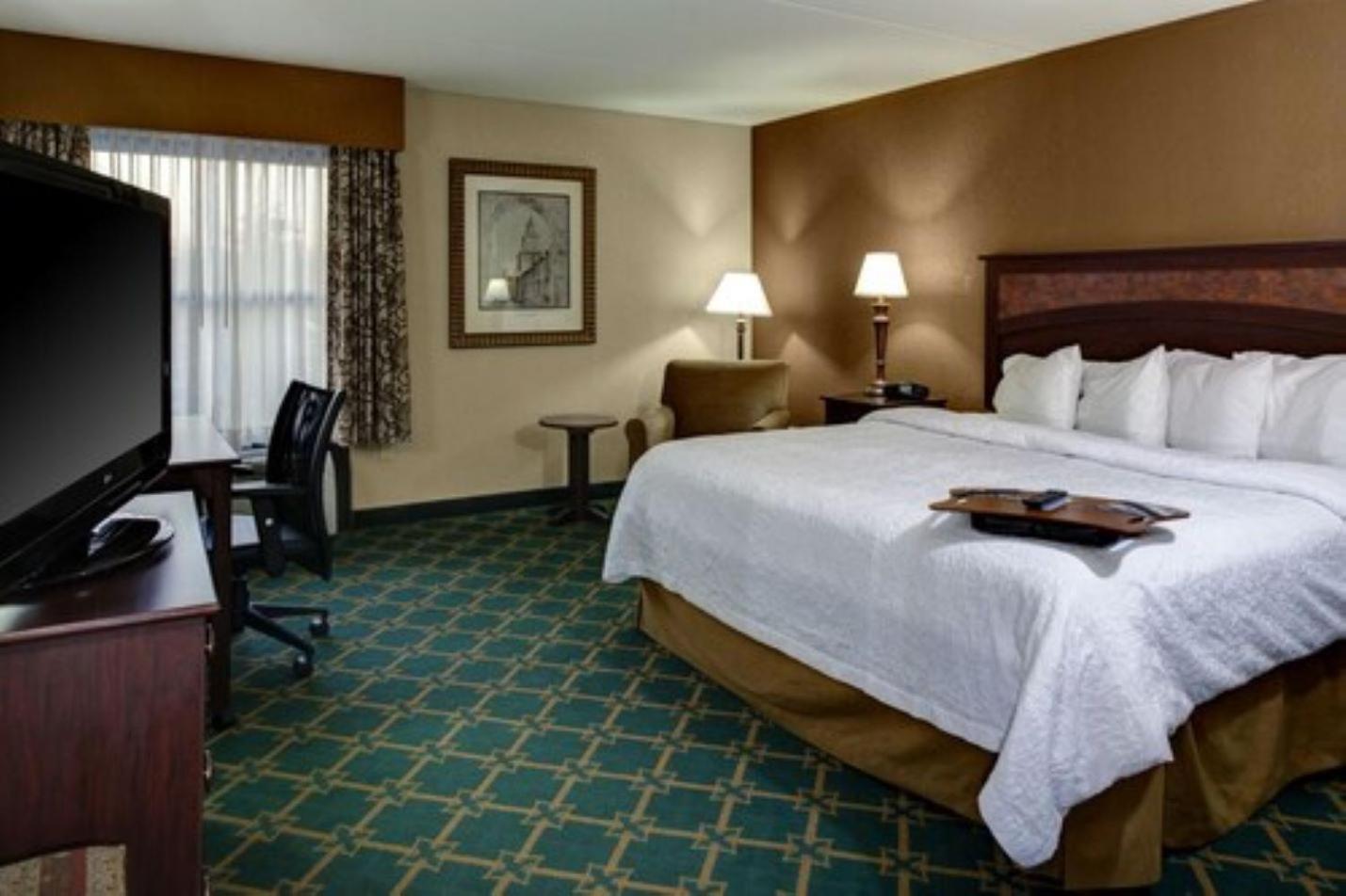 Superior King Room - Non-Smoking - Photo 6