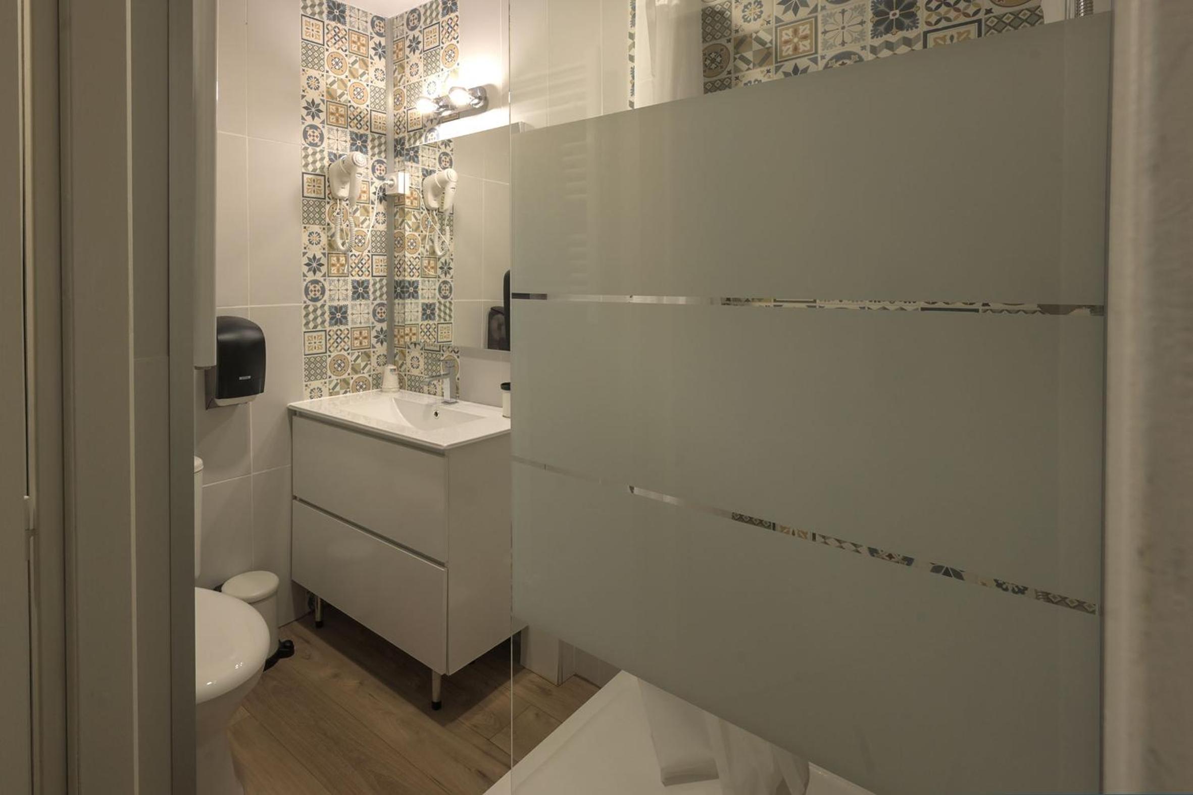 Double Room - Photo 3