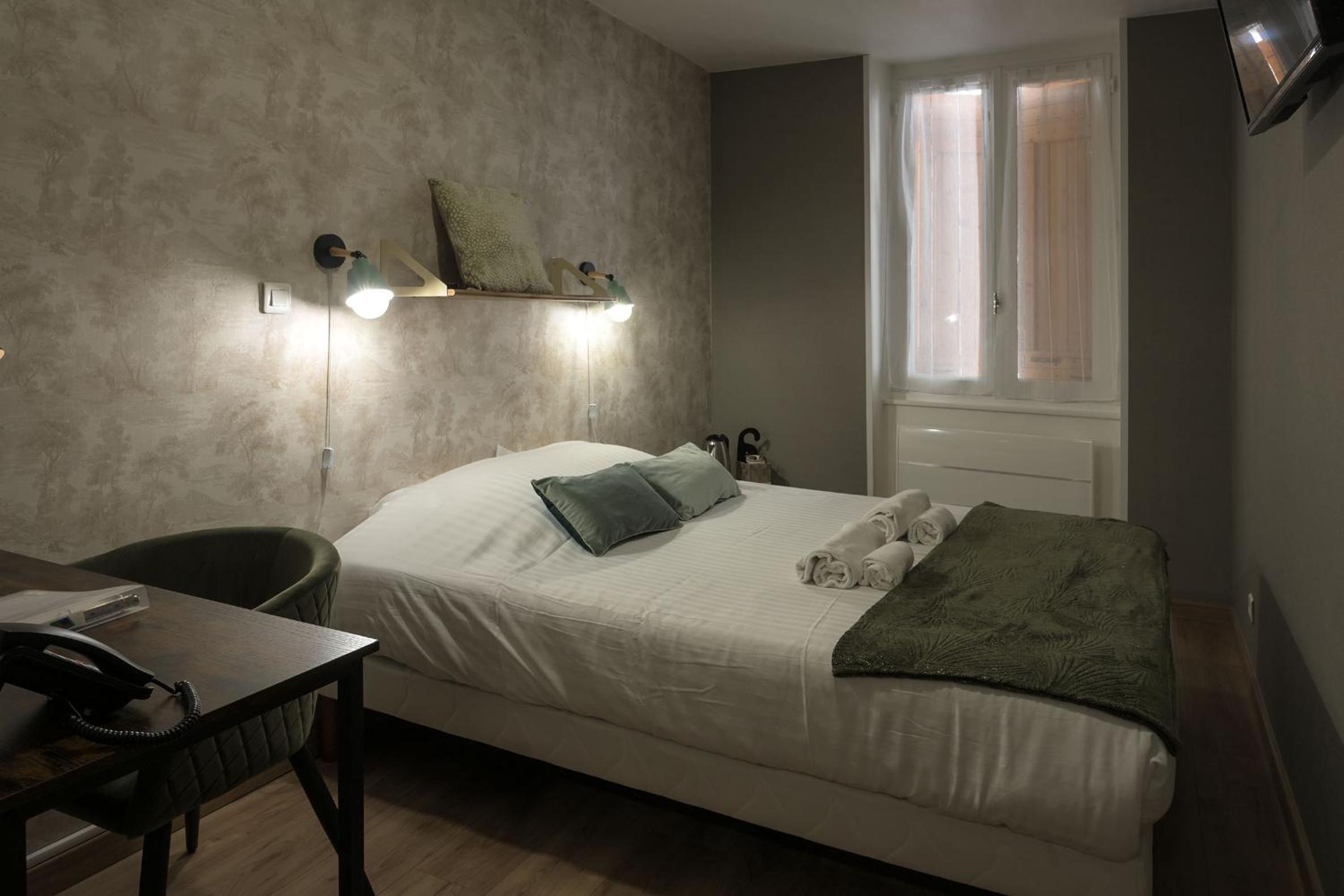 Double Room - Photo 2